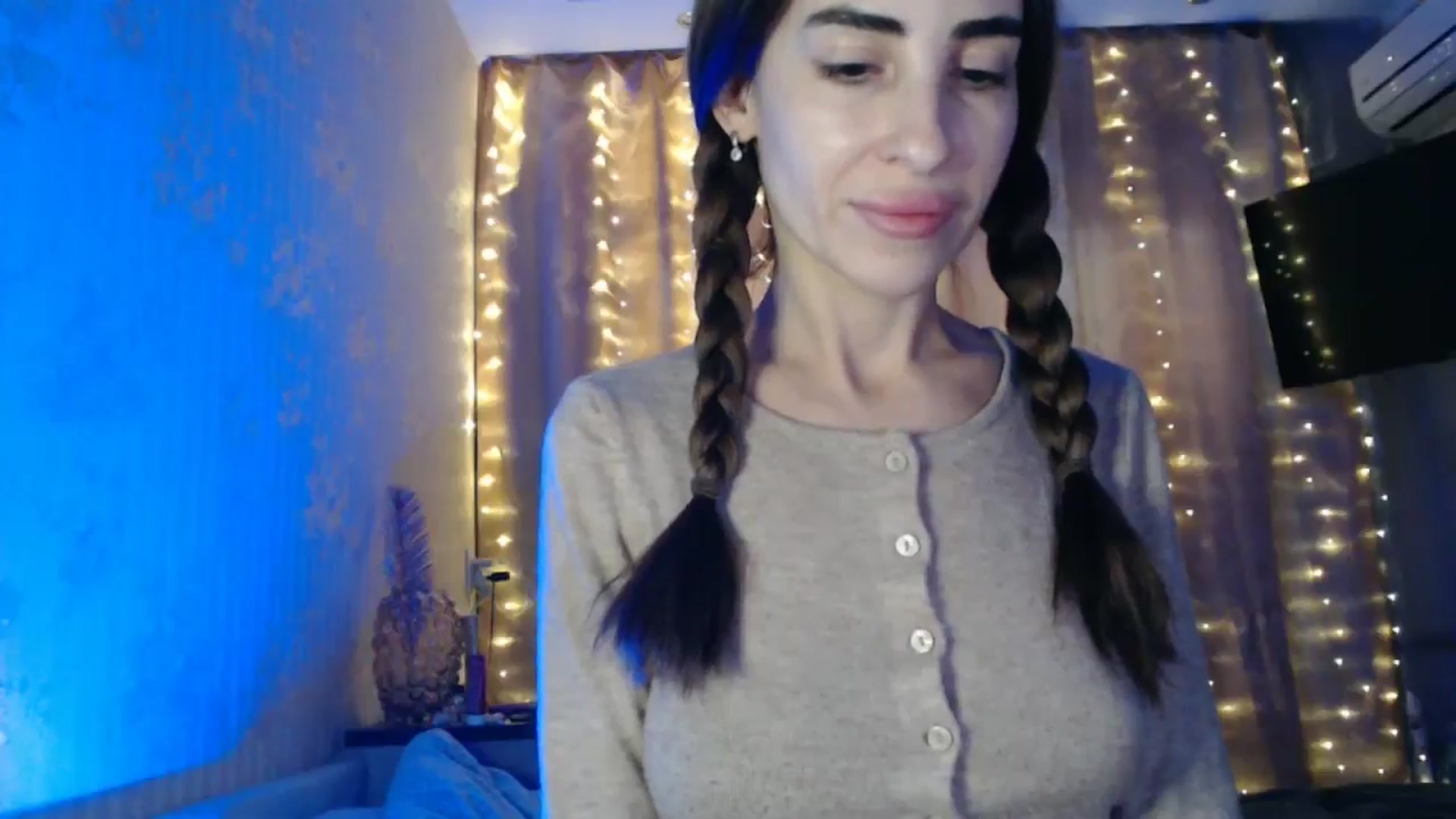 Gallery image thumbnail from Nora_Sweet's myfreecams stream on, 01/06/2025, 12:09 image 6 of 20