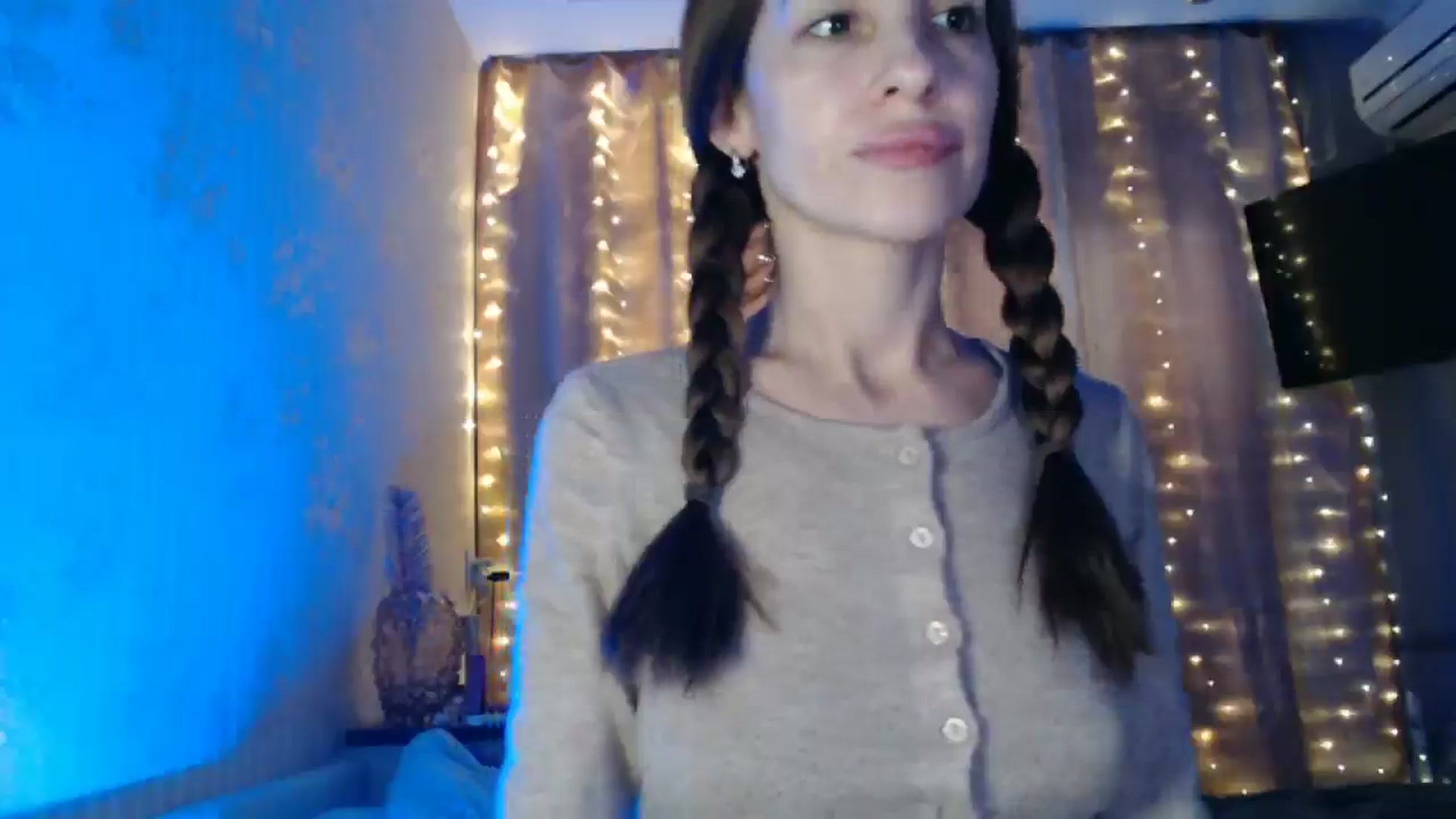Gallery image thumbnail from Nora_Sweet's myfreecams stream on, 01/06/2025, 12:09 image 5 of 20