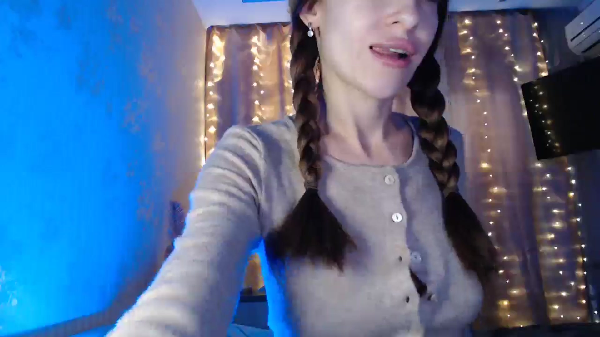 Gallery image thumbnail from Nora_Sweet's myfreecams stream on, 01/06/2025, 12:09 image 14 of 20