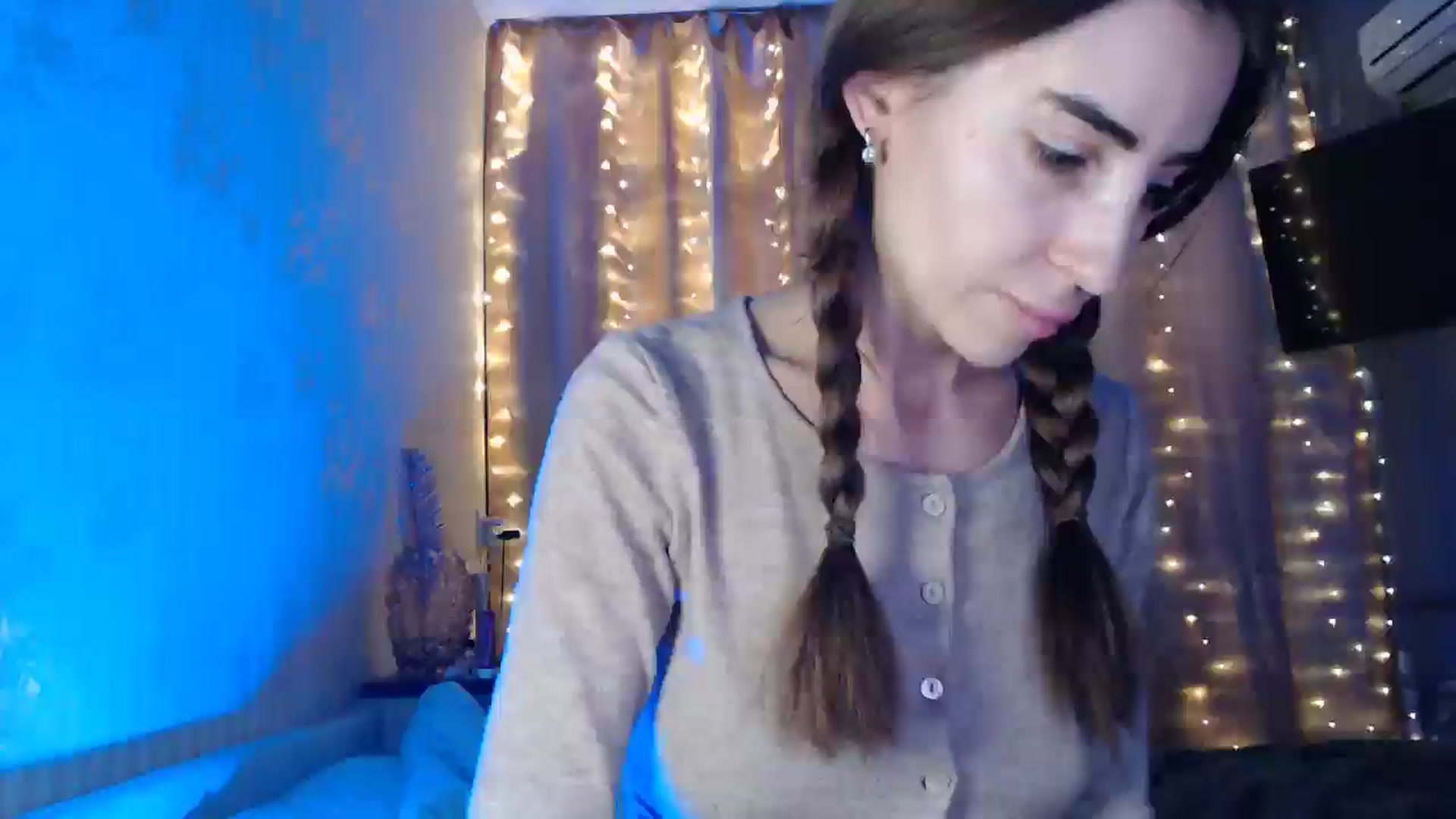 Gallery image thumbnail from Nora_Sweet's myfreecams stream on, 01/06/2025, 13:02 image 12 of 20