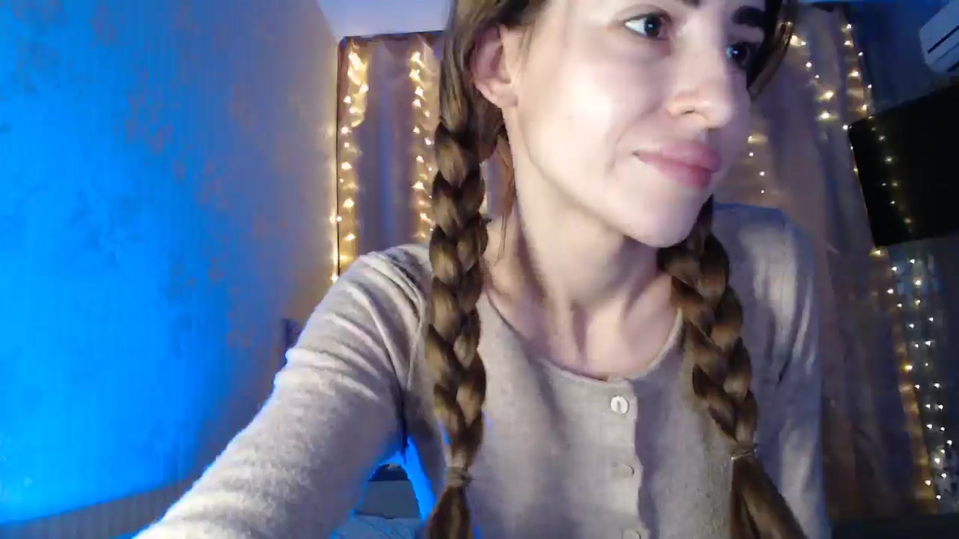 Gallery image thumbnail from Nora_Sweet's myfreecams stream on, 01/07/2025, 14:17 image 2 of 20