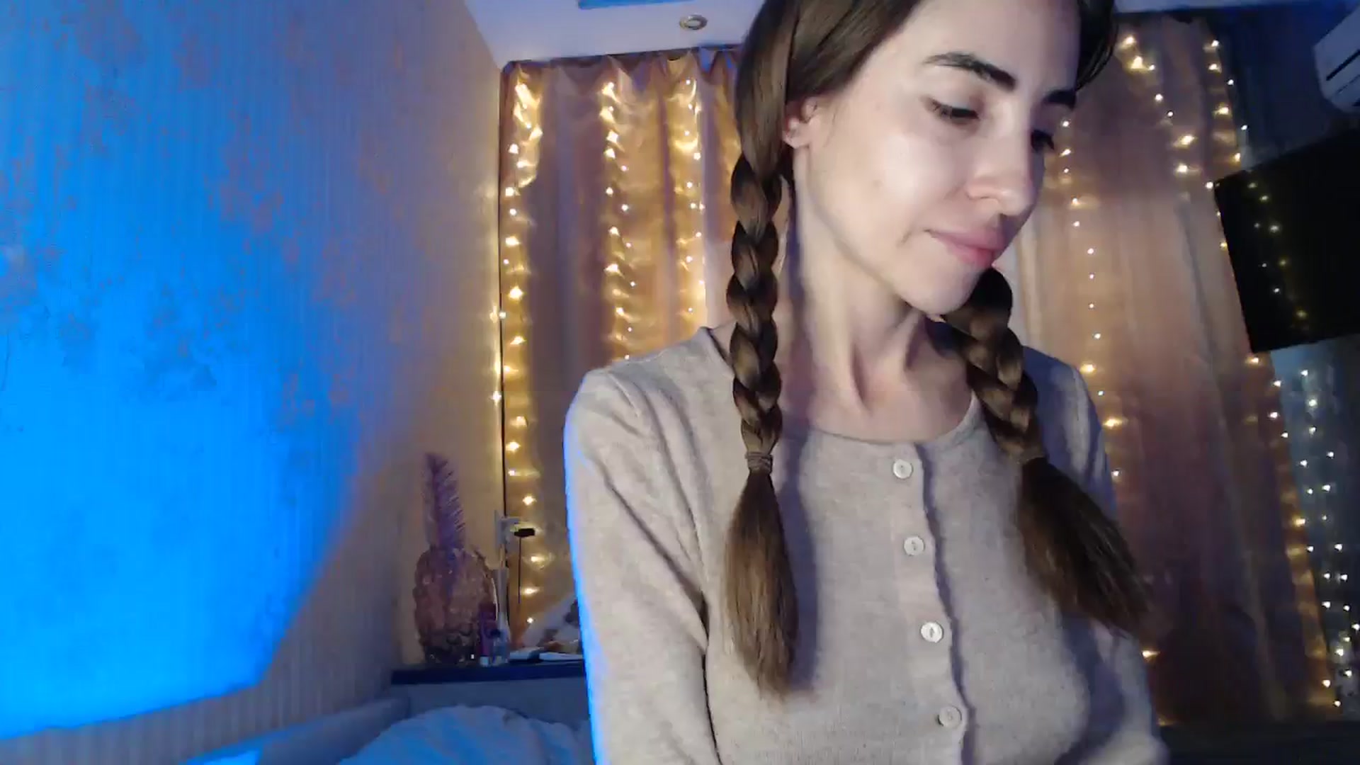 Gallery image thumbnail from Nora_Sweet's myfreecams stream on, 01/08/2025, 11:36 image 17 of 20