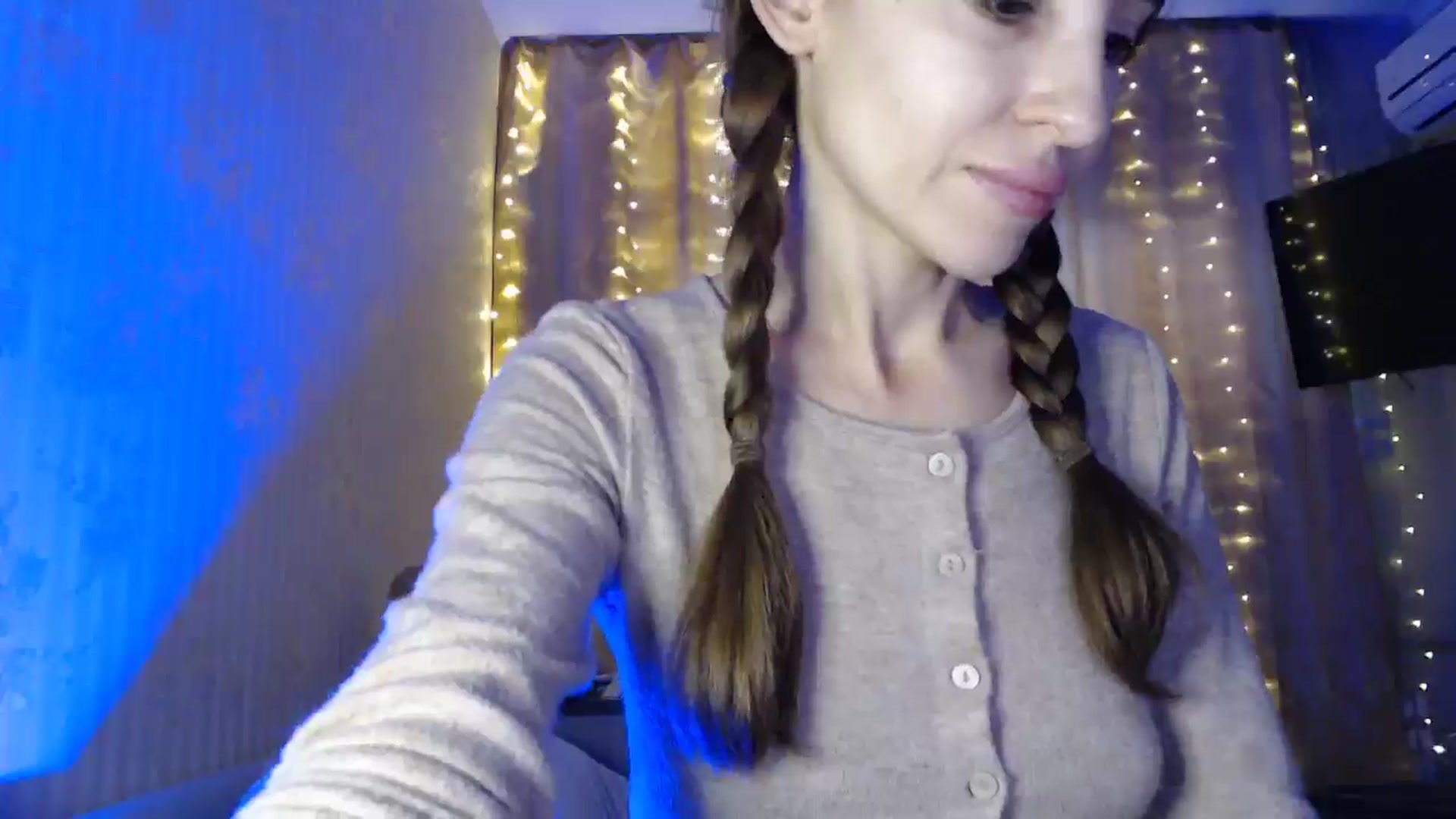 Gallery image thumbnail from Nora_Sweet's myfreecams stream on, 01/16/2025, 12:17 image 6 of 20
