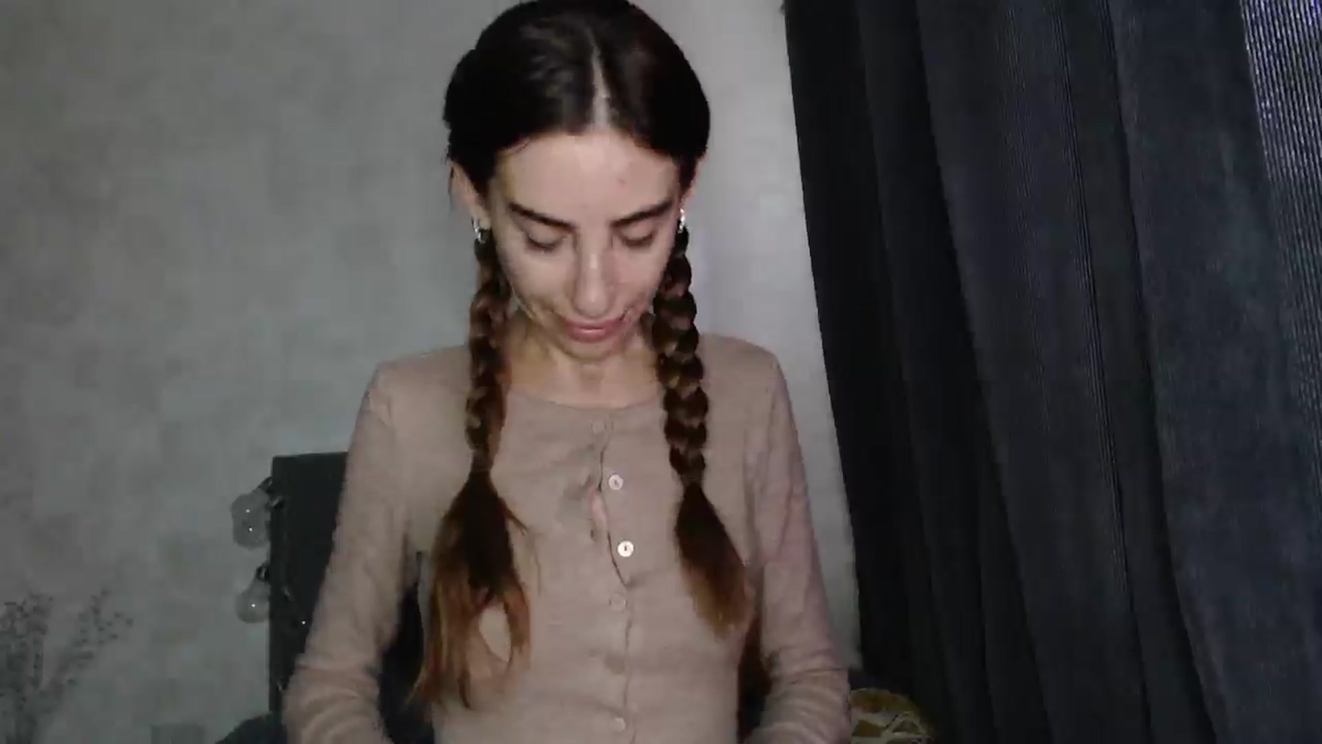 Gallery image thumbnail from Nora_Sweet's myfreecams stream on, 10/01/2025, 09:34 image 17 of 20