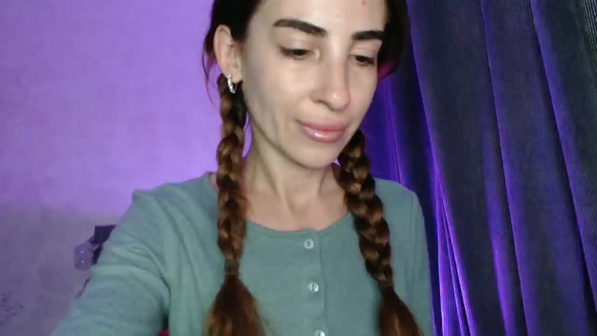 Gallery image thumbnail from Nora_Sweet's myfreecams stream on, 10/01/2025, 12:28 image 6 of 20