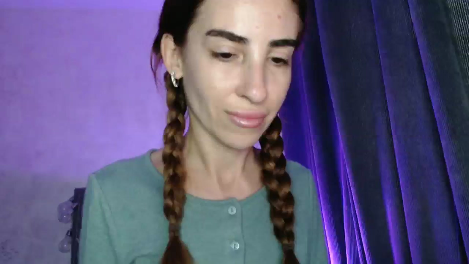 Gallery image thumbnail from Nora_Sweet's myfreecams stream on, 10/01/2025, 12:28 image 10 of 20