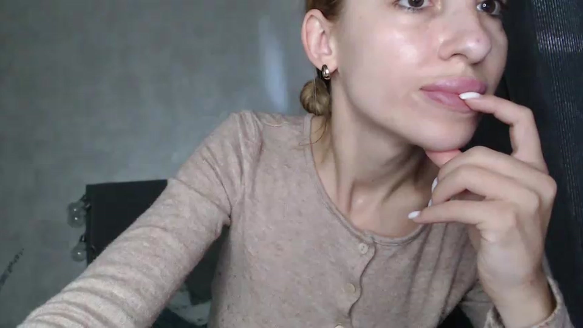 Gallery image thumbnail from Nora_Sweet's myfreecams stream on, 07/20/2026, 09:47 image 6 of 20