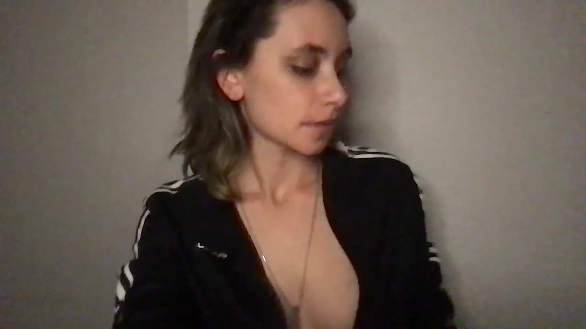 Gallery image thumbnail from Norajeann's myfreecams stream on, 12/18/2022, 12:28 image 8 of 20