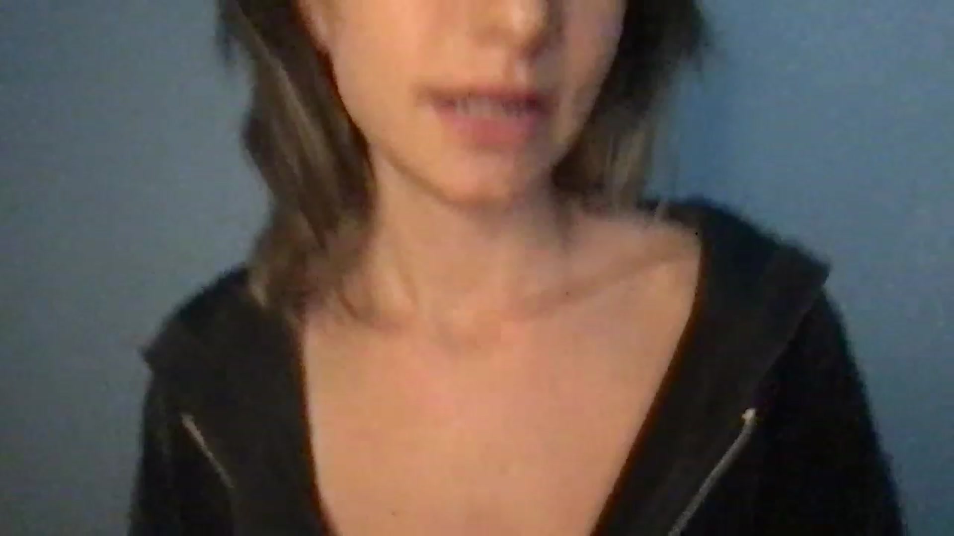 Gallery image thumbnail from Norajeann's myfreecams stream on, 12/19/2022, 24:16 image 9 of 20