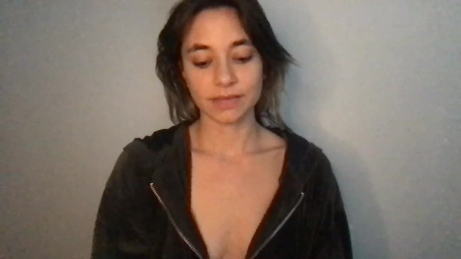 Gallery image thumbnail from Norajeann's myfreecams stream on, 12/19/2022, 24:16 image 4 of 20