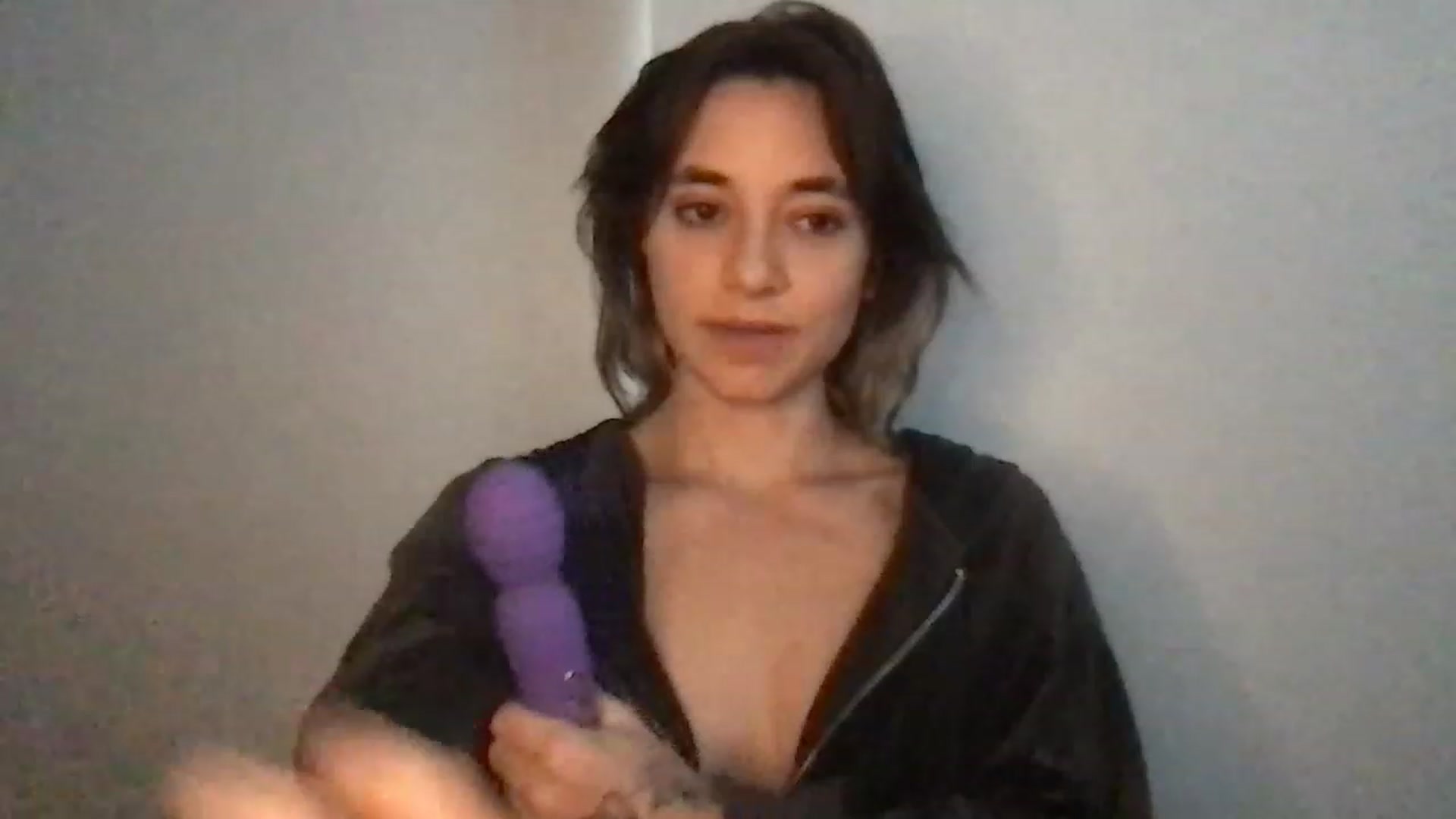 Gallery image thumbnail from Norajeann's myfreecams stream on, 12/19/2022, 24:16 image 3 of 20