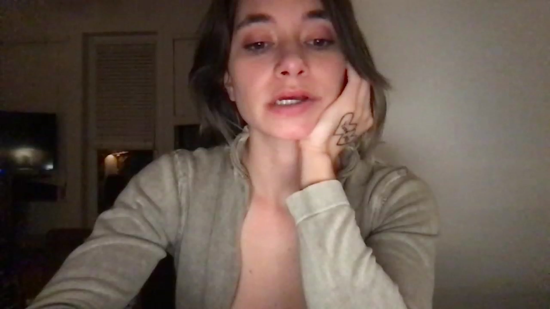 Gallery image thumbnail from Norajeann's myfreecams stream on, 12/21/2022, 08:52 image 16 of 20