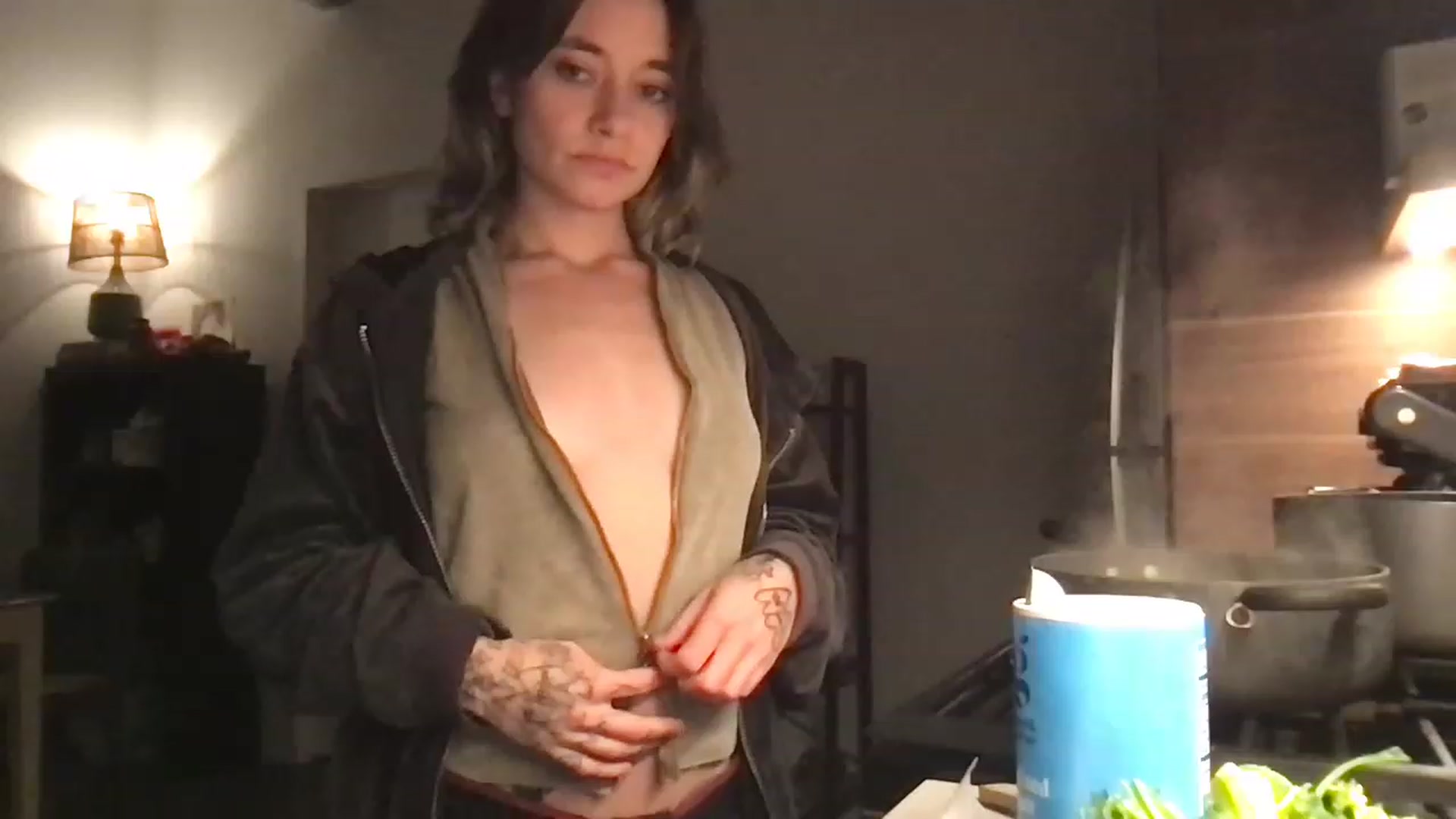 Gallery image thumbnail from Norajeann's myfreecams stream on, 12/21/2022, 08:52 image 2 of 20