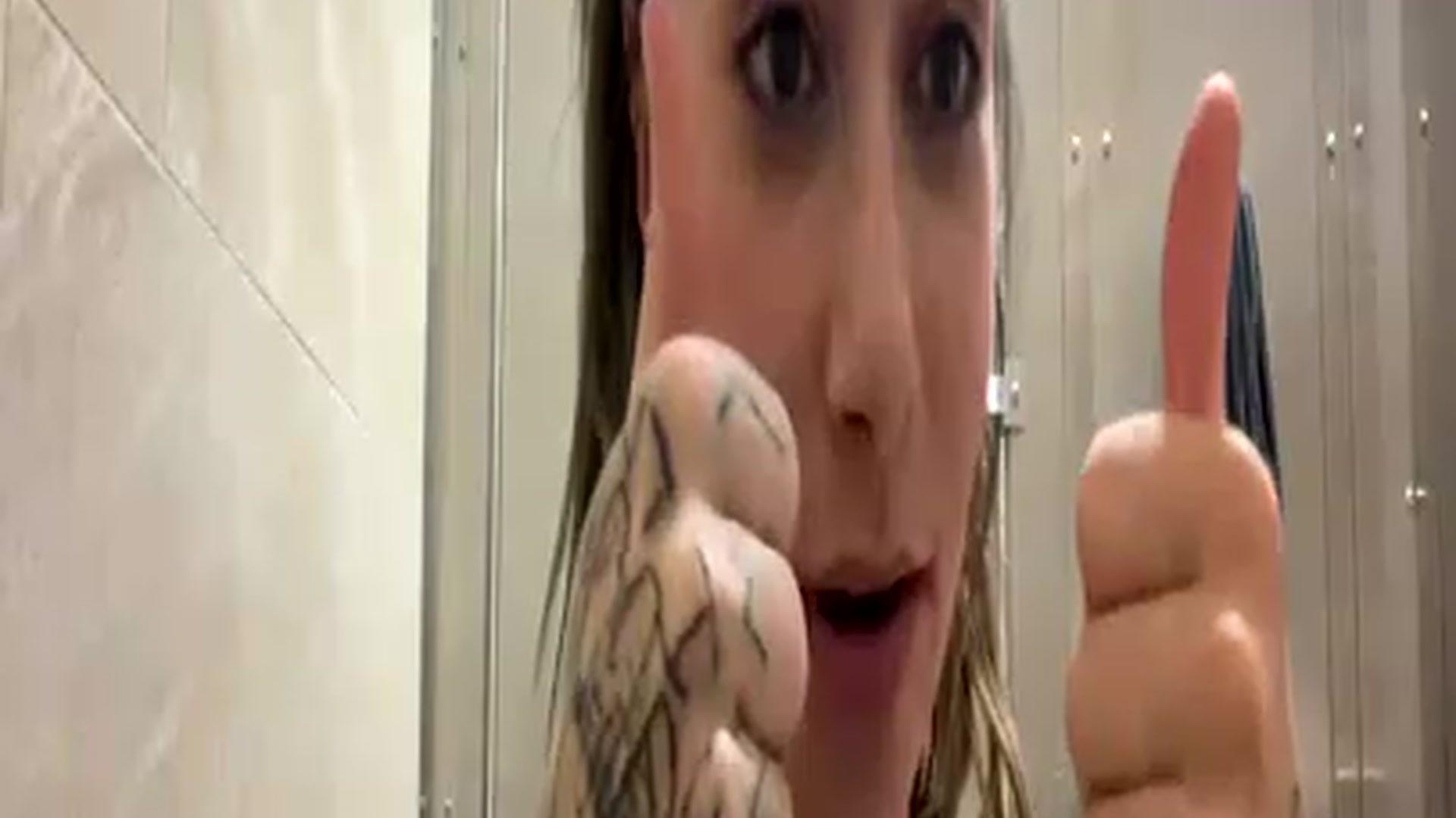 Gallery image thumbnail from Norajeann's myfreecams stream on, 12/22/2022, 07:19 image 6 of 20