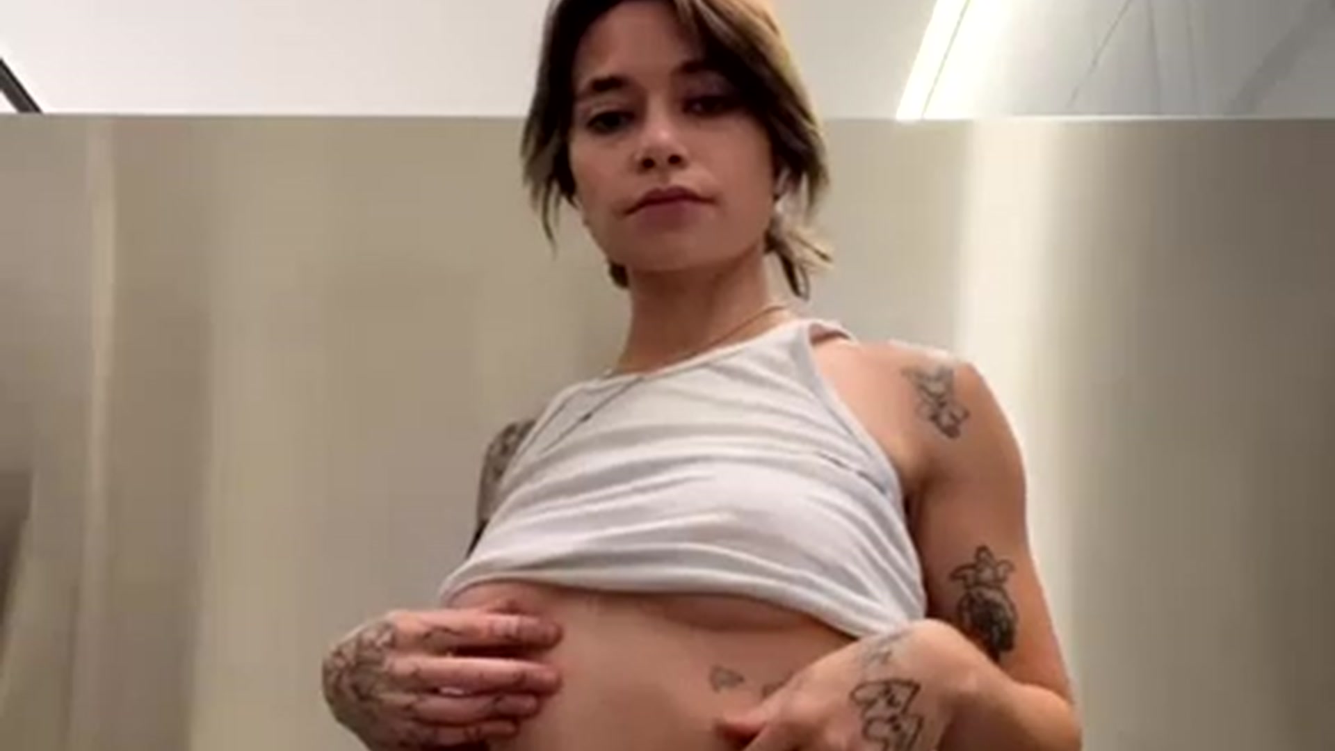 Gallery image thumbnail from Norajeann's myfreecams stream on, 12/22/2022, 12:44 image 15 of 20