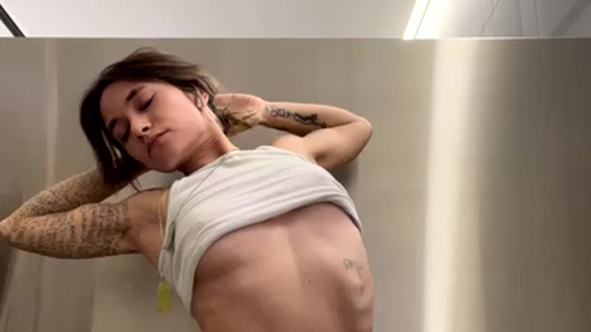 Gallery image thumbnail from Norajeann's myfreecams stream on, 12/22/2022, 13:02 image 1 of 20