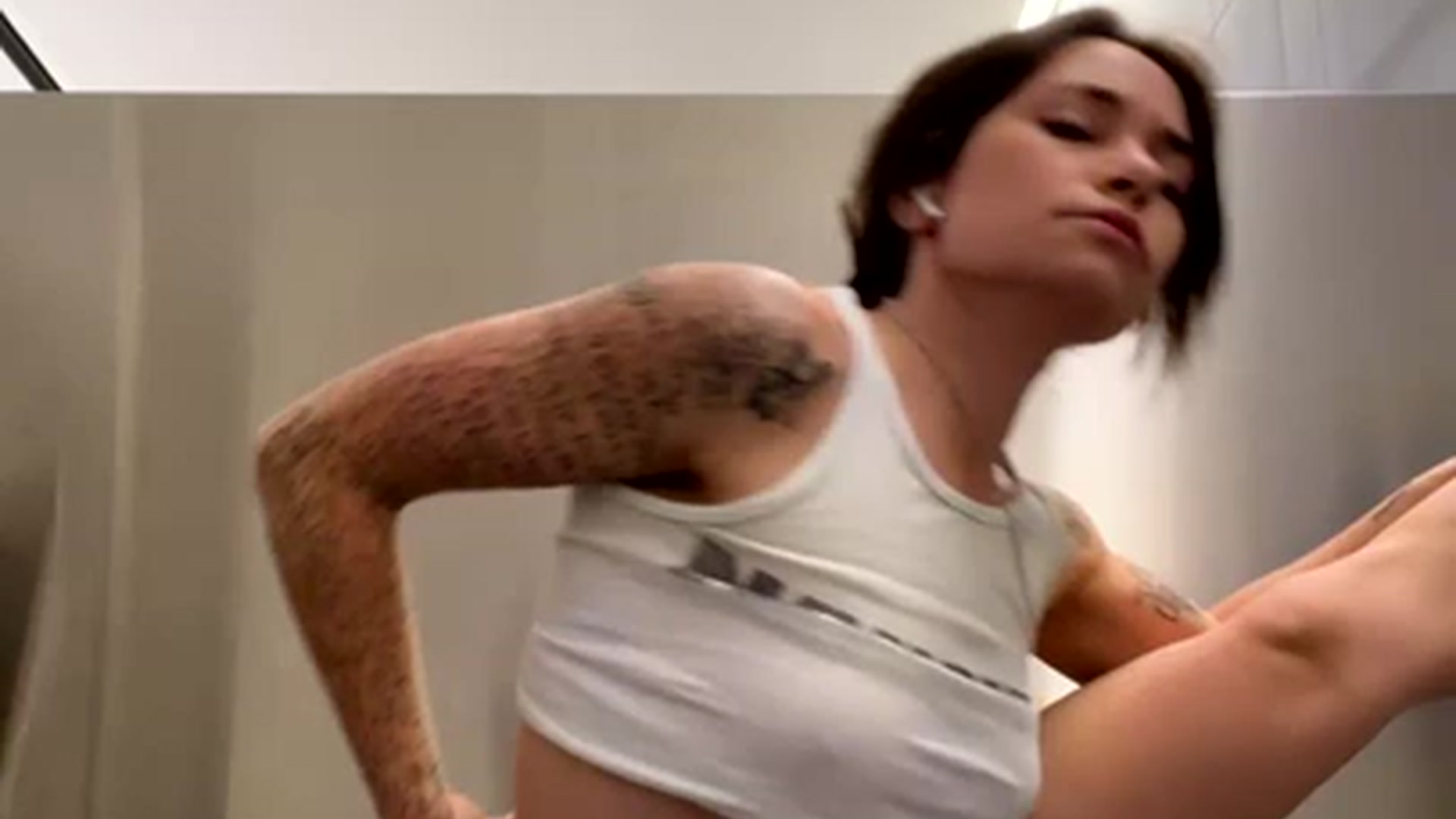 Gallery image thumbnail from Norajeann's myfreecams stream on, 12/22/2022, 13:02 image 2 of 20
