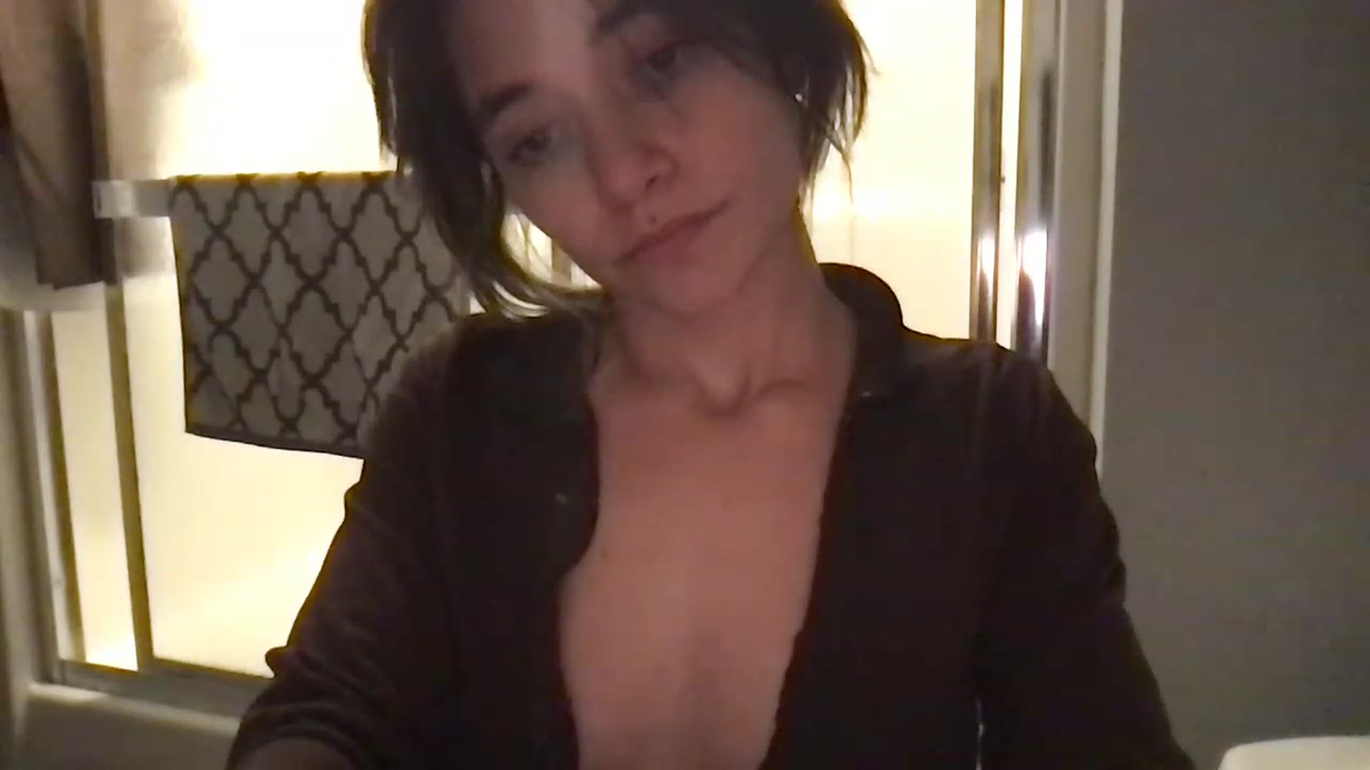 Gallery image thumbnail from Norajeann's myfreecams stream on, 12/25/2022, 02:24 image 10 of 20