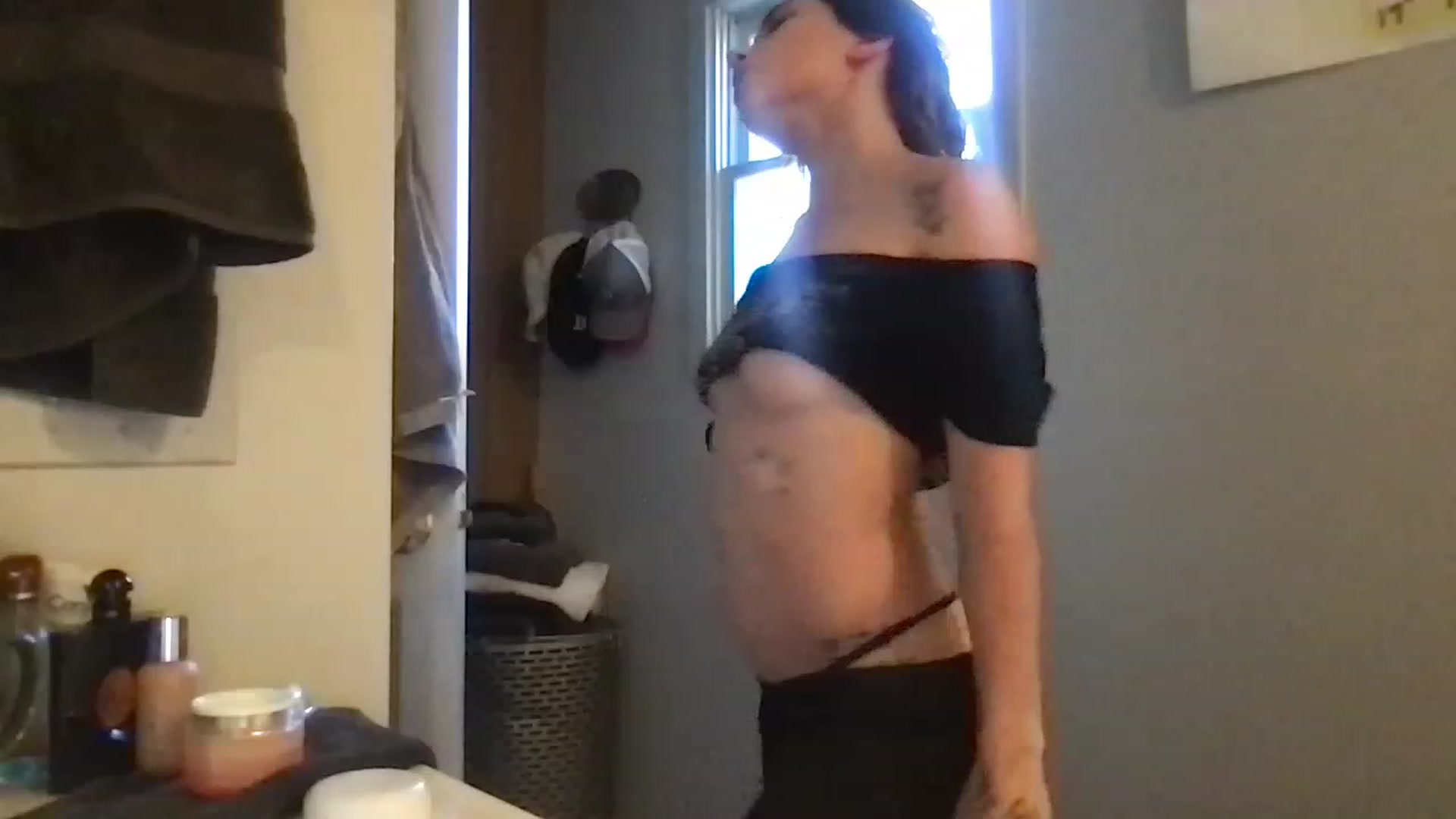 Gallery image thumbnail from Norajeann's myfreecams stream on, 12/26/2022, 17:32 image 8 of 20