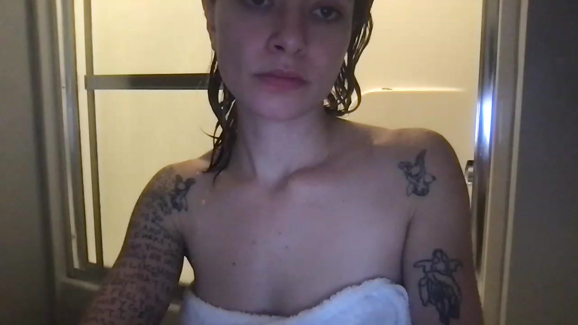 Gallery image thumbnail from Norajeann's myfreecams stream on, 12/27/2022, 20:03 image 18 of 20