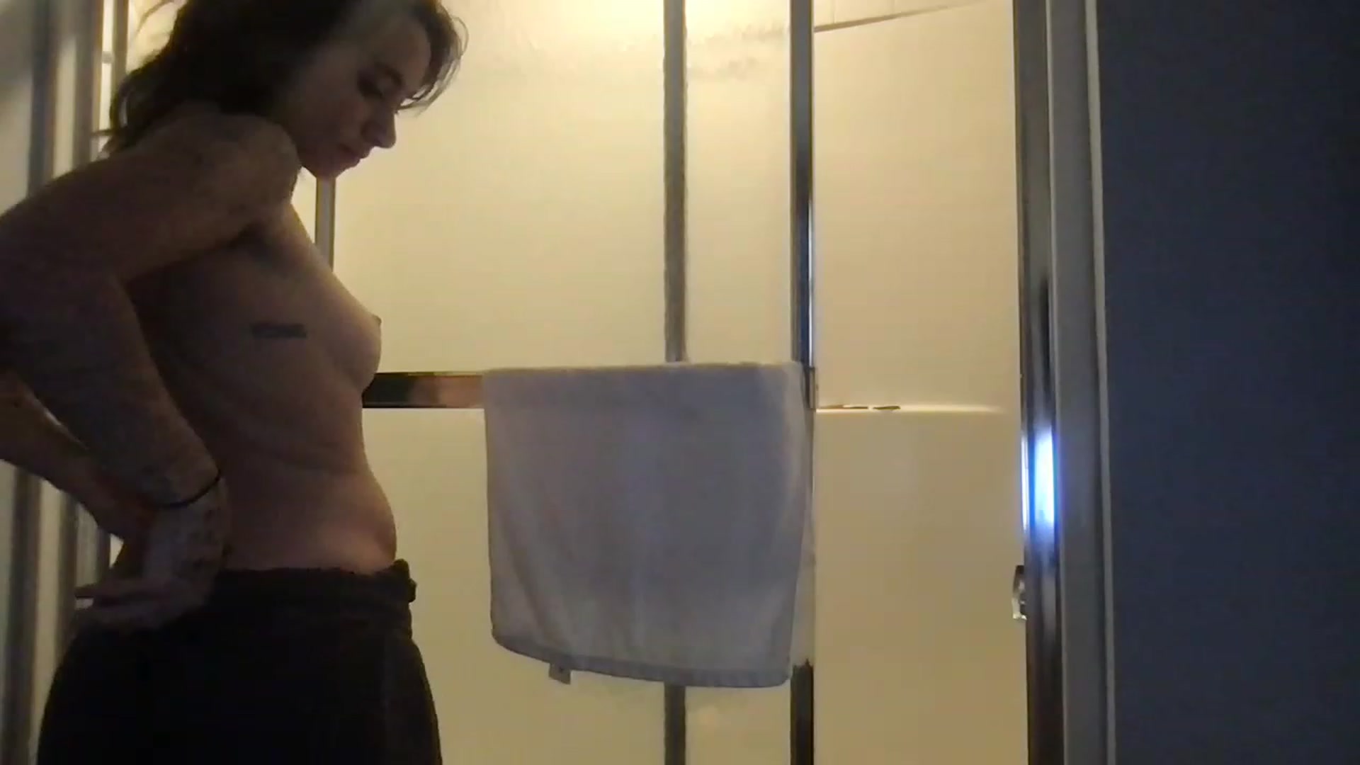Gallery image thumbnail from Norajeann's myfreecams stream on, 12/27/2022, 20:03 image 5 of 20