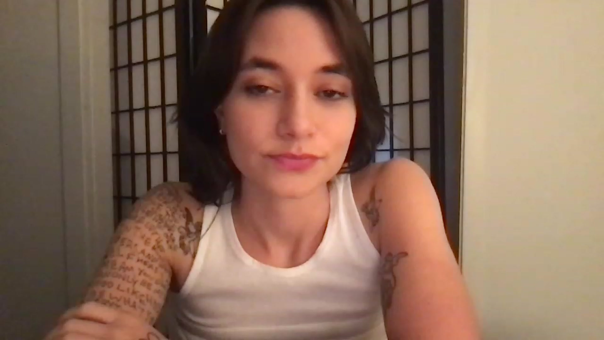 Gallery image thumbnail from Norajeann's myfreecams stream on, 01/01/2023, 01:57 image 4 of 20