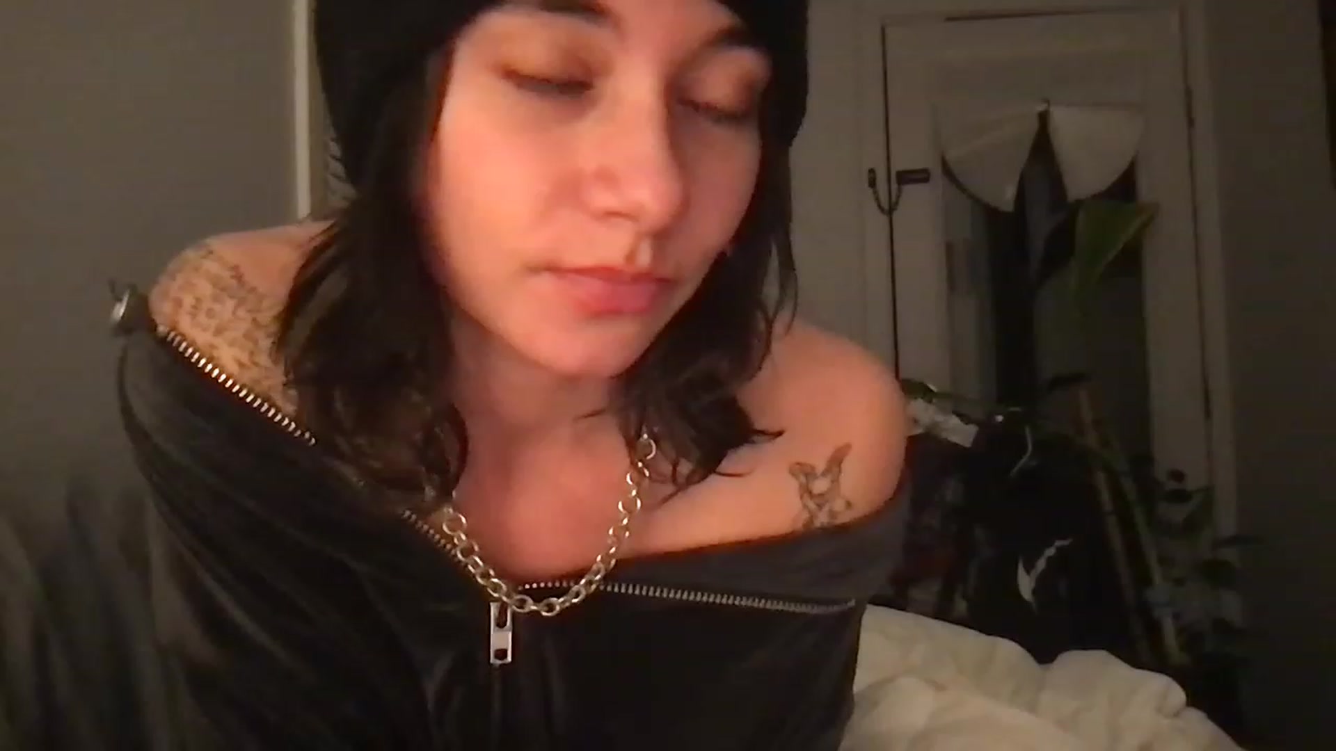 Gallery image thumbnail from Norajeann's myfreecams stream on, 01/03/2023, 08:14 image 17 of 20