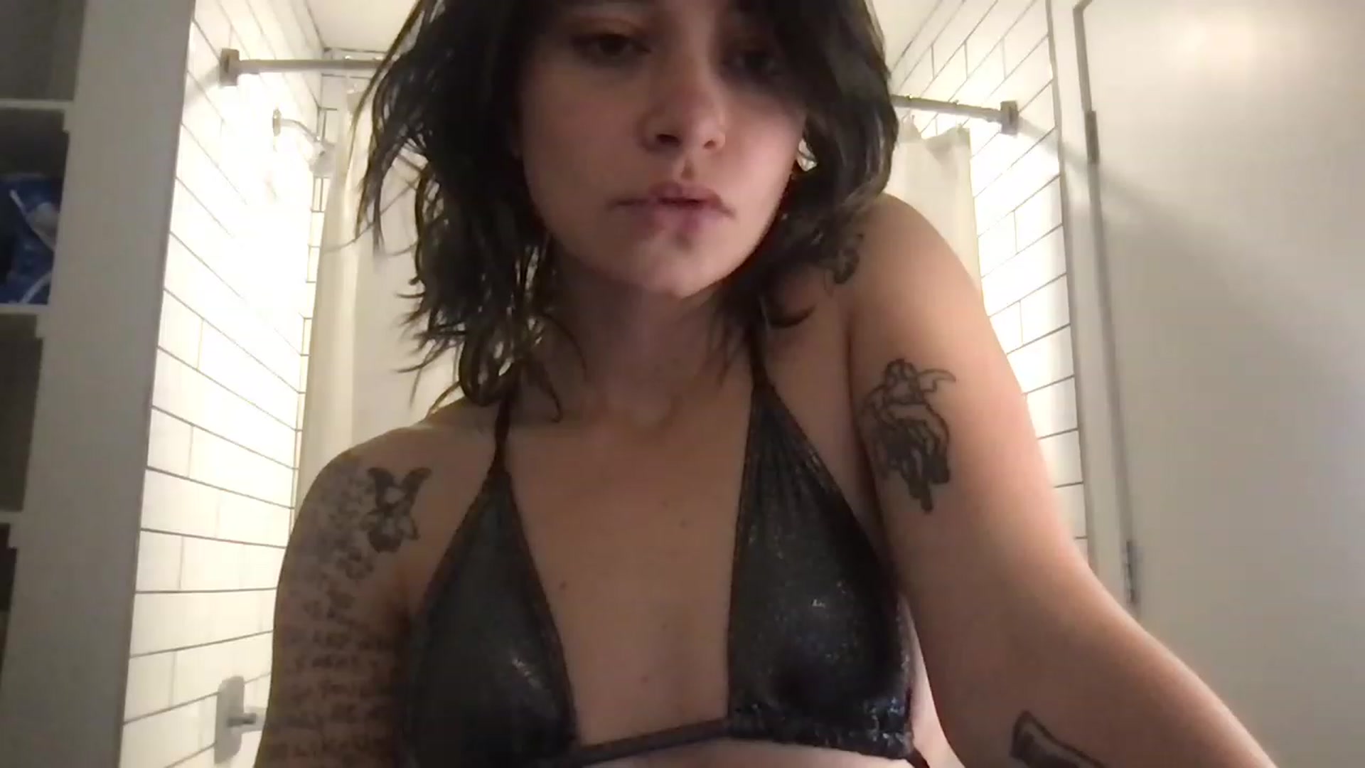 Gallery image thumbnail from Norajeann's myfreecams stream on, 01/16/2023, 22:55 image 2 of 20