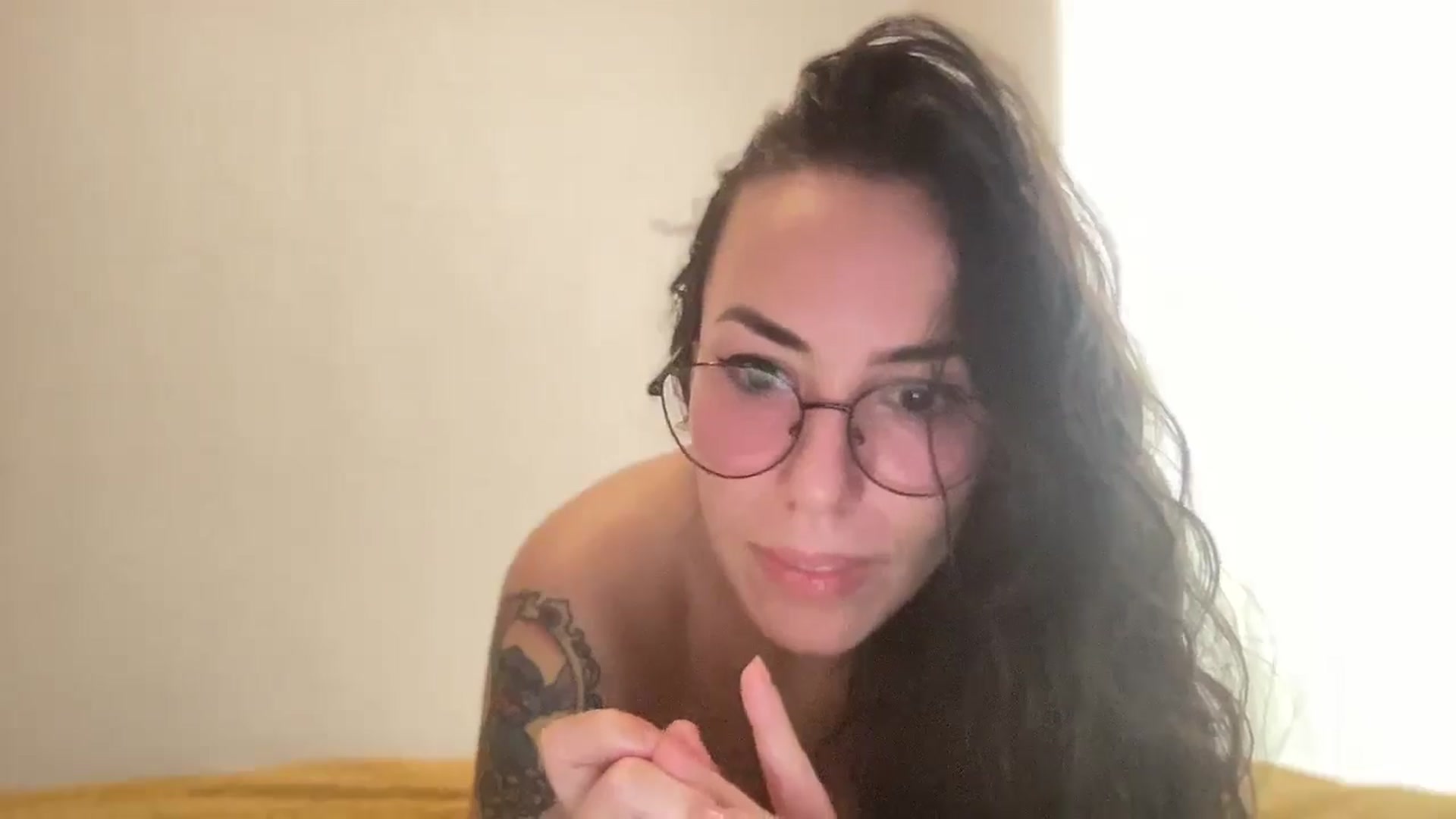 Gallery image thumbnail from Noramex's myfreecams stream on, 10/22/2024, 21:31 image 5 of 20