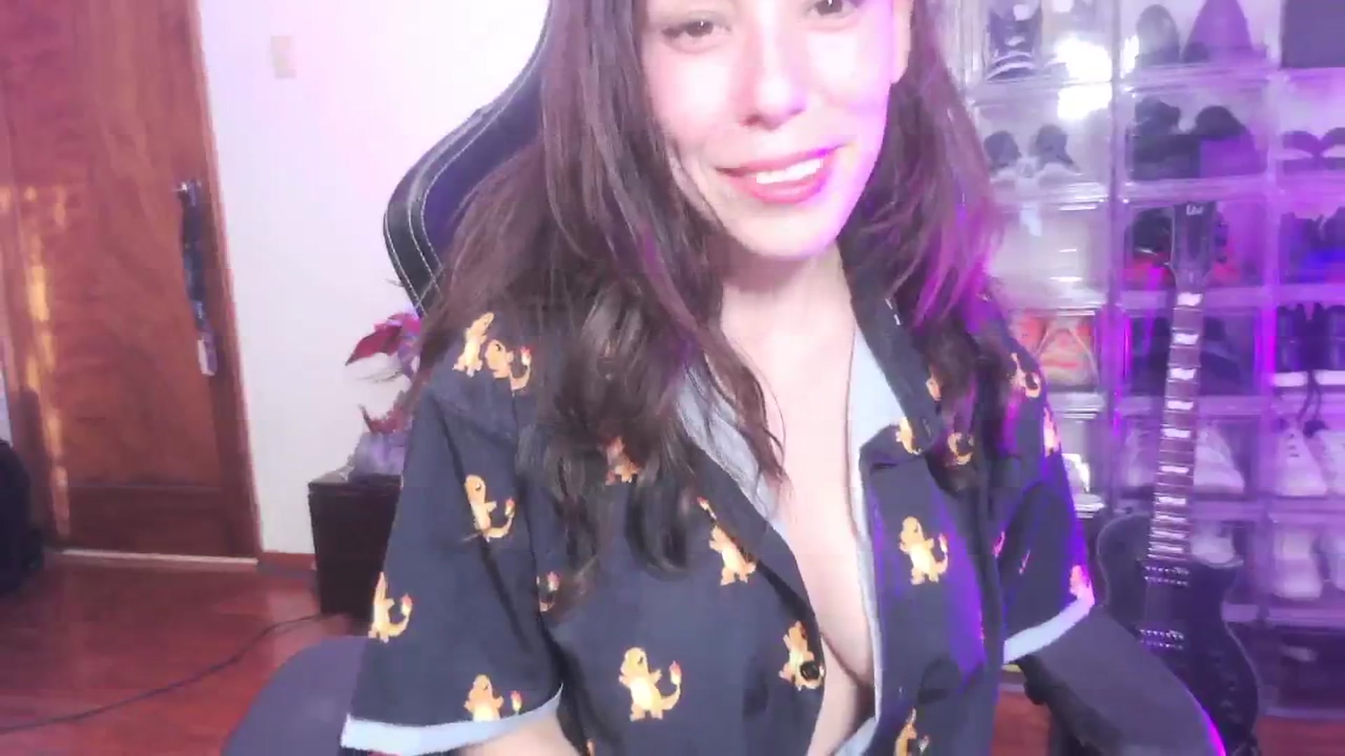 Gallery image thumbnail from Noramex's myfreecams stream on, 11/25/2024, 01:43 image 3 of 20