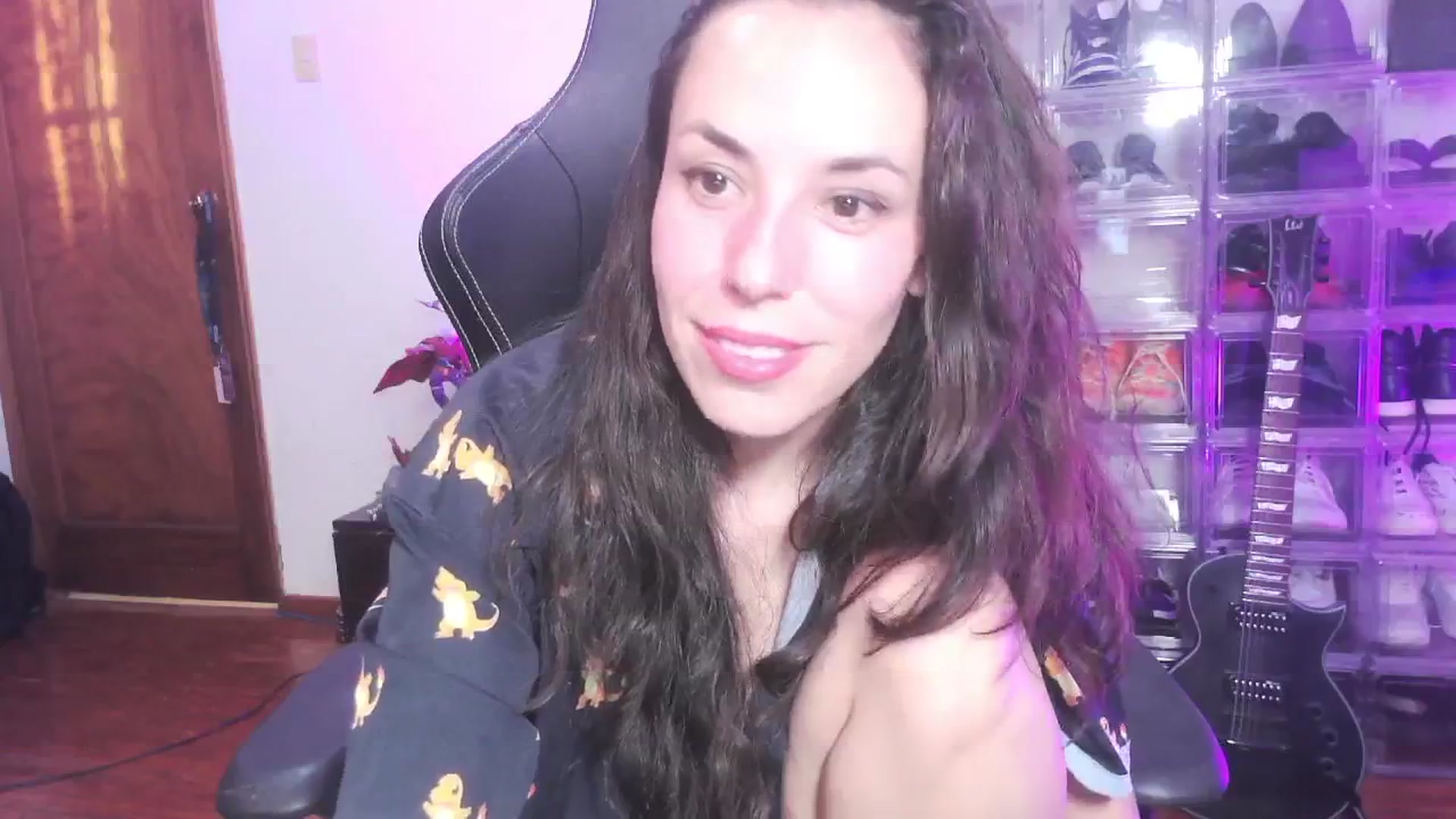 Gallery image thumbnail from Noramex's myfreecams stream on, 11/25/2024, 01:43 image 7 of 20