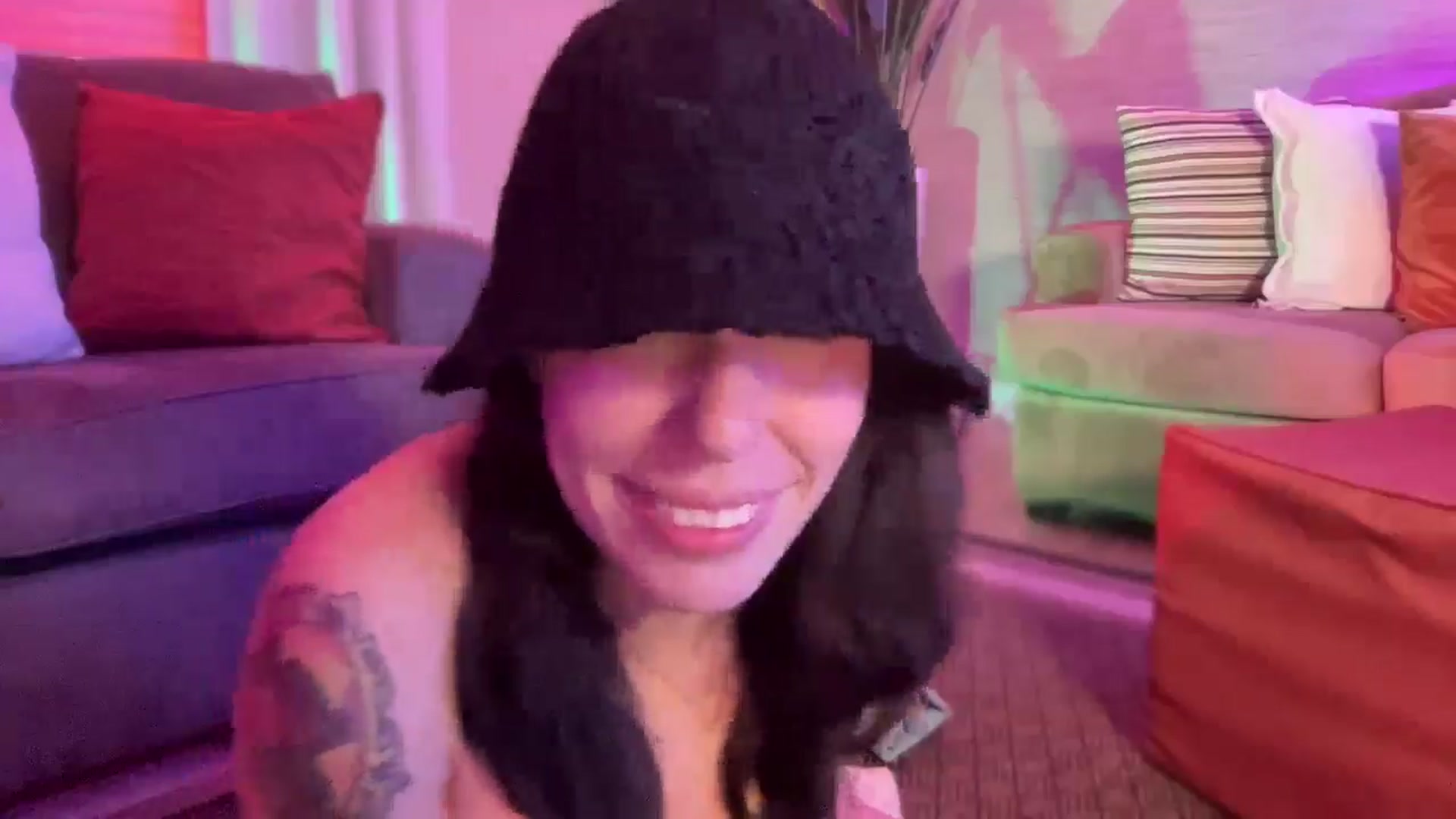 Gallery image thumbnail from Norita's myfreecams stream on, 10/04/2025, 04:42 image 13 of 20