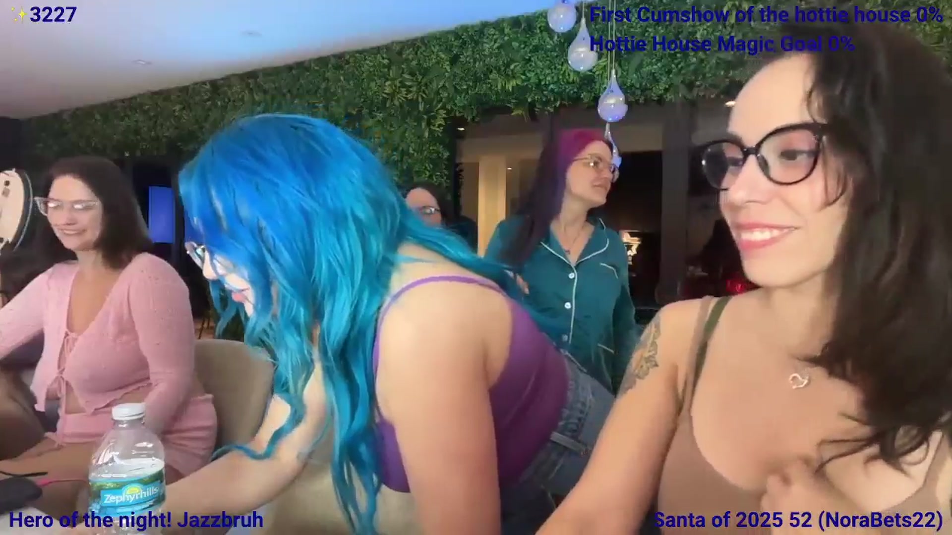 Gallery image thumbnail from Norita's myfreecams stream on, 12/03/2025, 06:29 image 2 of 20