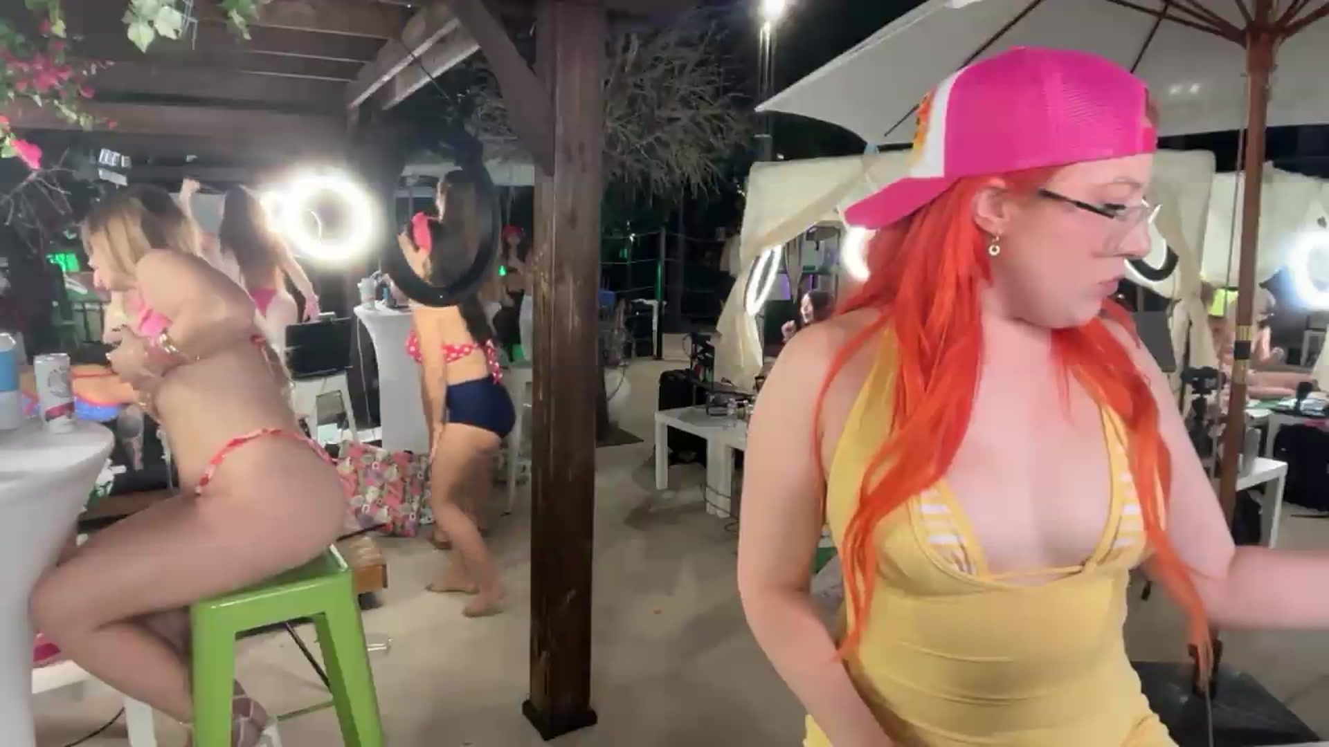 Gallery image thumbnail from Norita's myfreecams stream on, 05/20/2026, 04:33 image 7 of 20