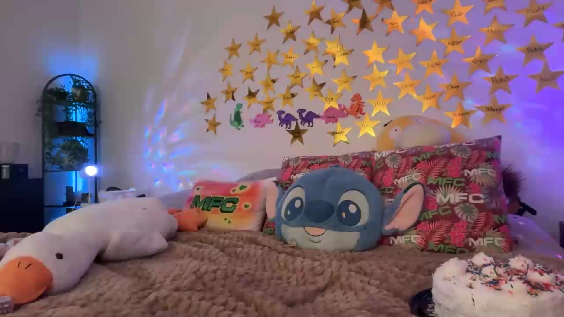 Gallery image thumbnail from Norita's myfreecams stream on, 09/19/2026, 03:13 image 16 of 20