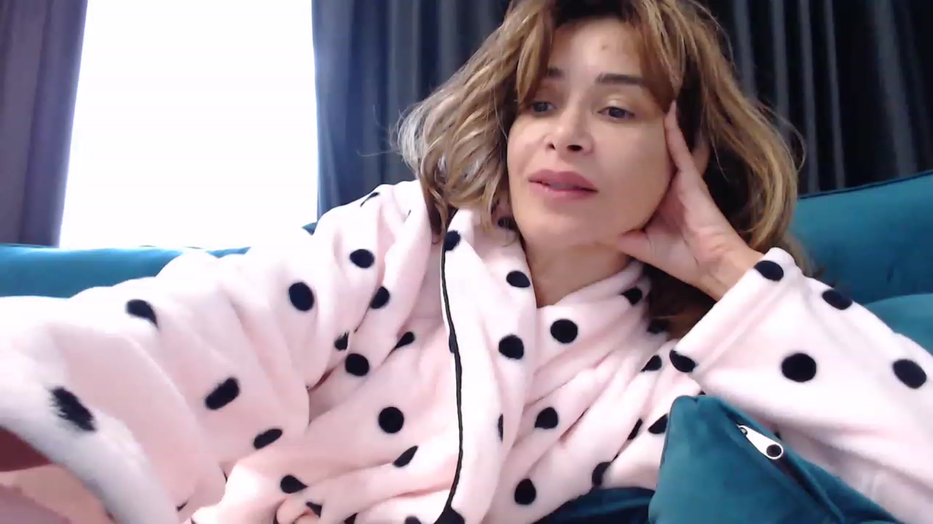 Gallery image thumbnail from NormalGirl's myfreecams stream on, 12/03/2022, 09:23 image 6 of 20