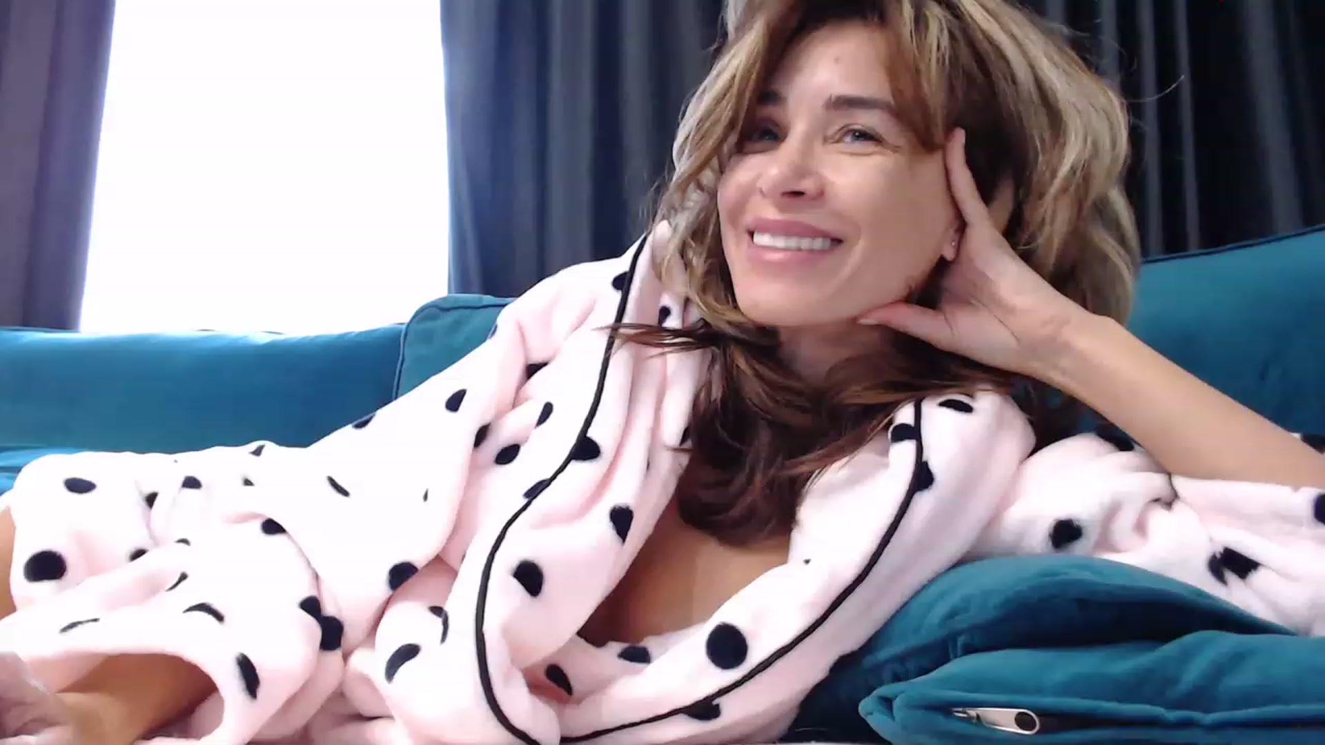 Gallery image thumbnail from NormalGirl's myfreecams stream on, 12/03/2022, 09:23 image 18 of 20