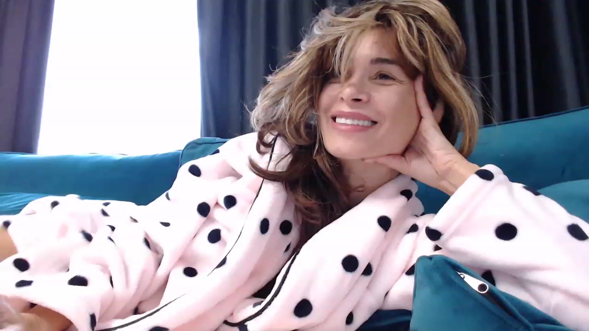 Gallery image thumbnail from NormalGirl's myfreecams stream on, 12/03/2022, 09:23 image 7 of 20