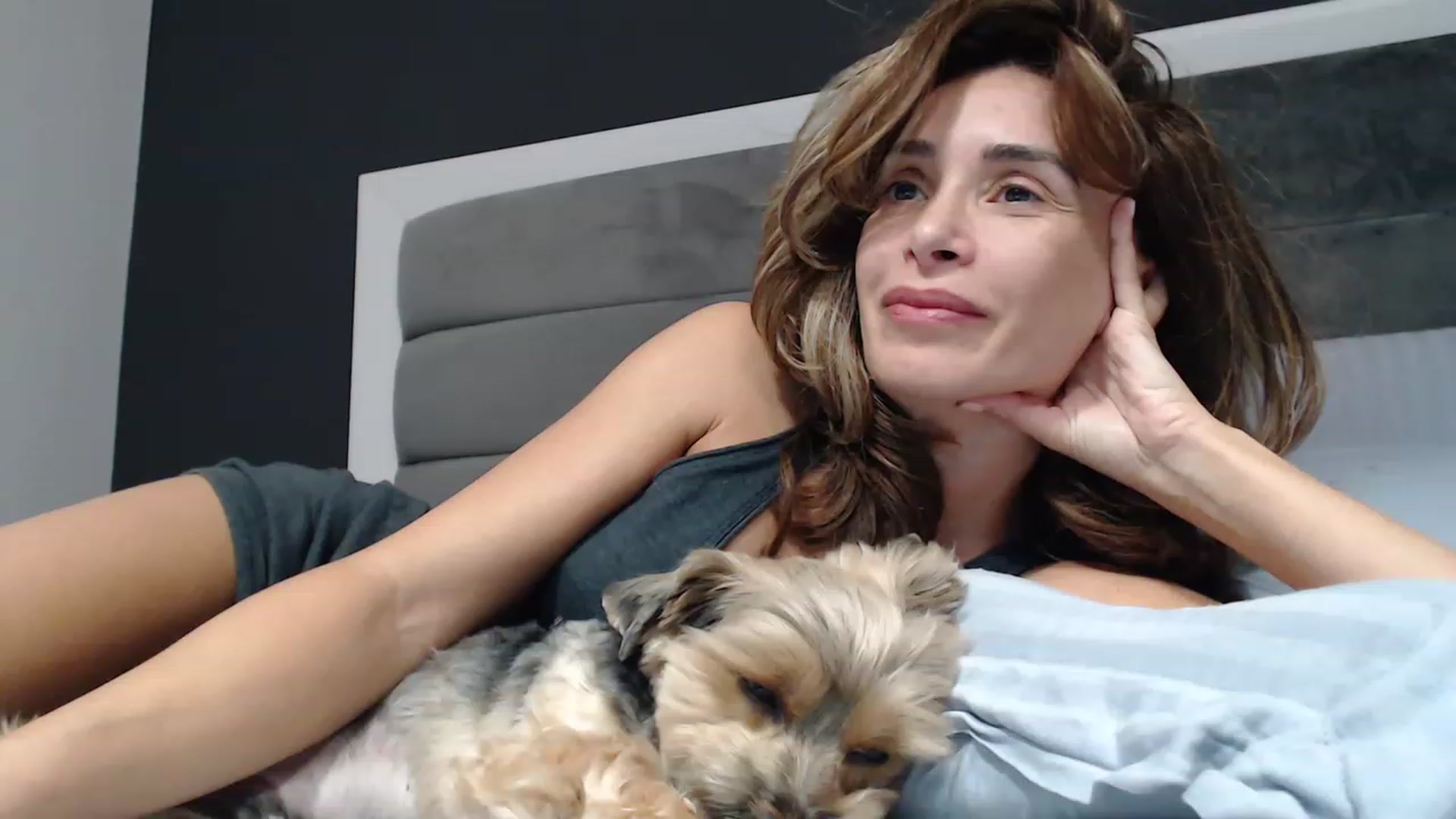 Gallery image thumbnail from NormalGirl's myfreecams stream on, 12/04/2022, 17:13 image 5 of 20