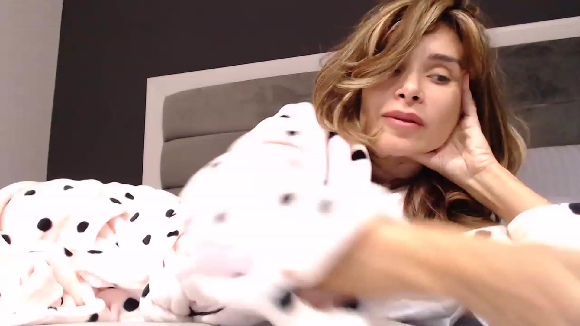 Gallery image thumbnail from NormalGirl's myfreecams stream on, 12/04/2022, 17:56 image 13 of 20