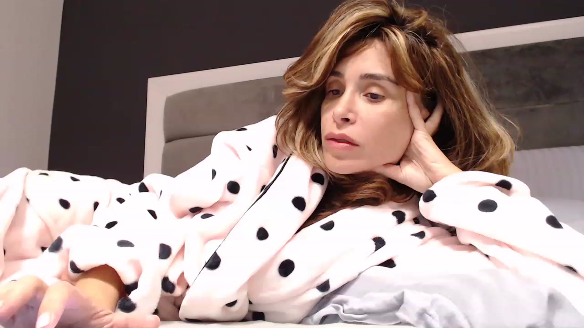 Gallery image thumbnail from NormalGirl's myfreecams stream on, 12/04/2022, 17:56 image 4 of 20