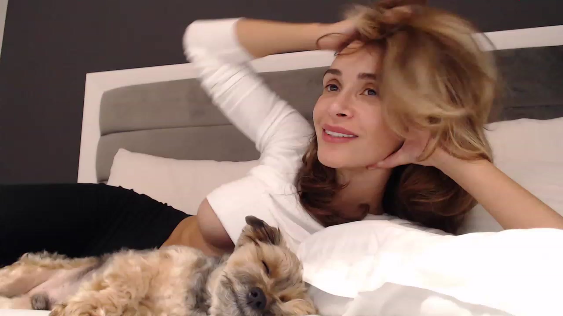 Gallery image thumbnail from NormalGirl's myfreecams stream on, 12/05/2022, 18:17 image 15 of 20