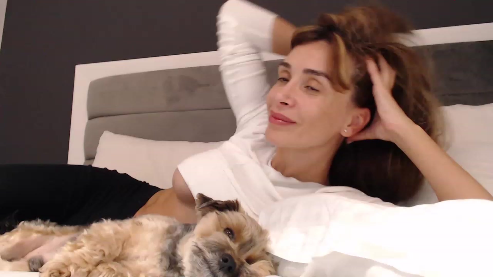 Gallery image thumbnail from NormalGirl's myfreecams stream on, 12/05/2022, 18:17 image 9 of 20