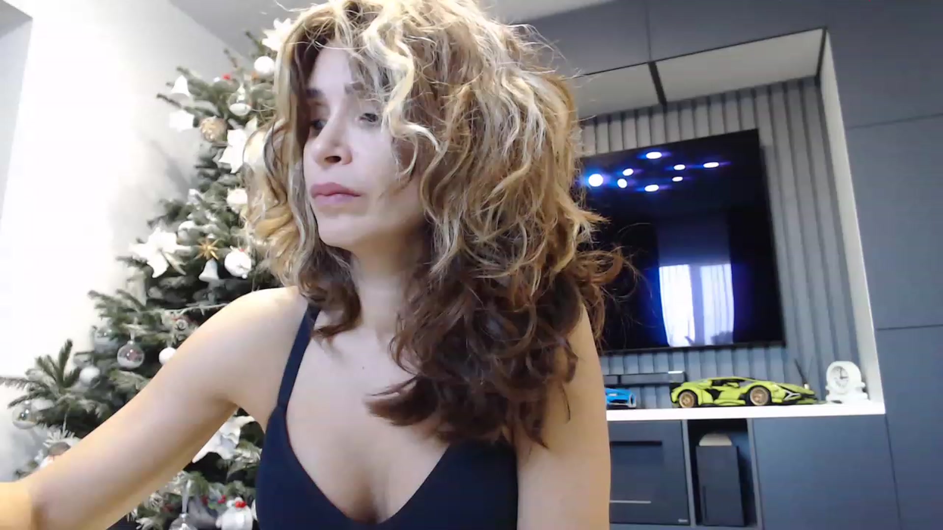 Gallery image thumbnail from NormalGirl's myfreecams stream on, 12/12/2022, 13:11 image 13 of 20