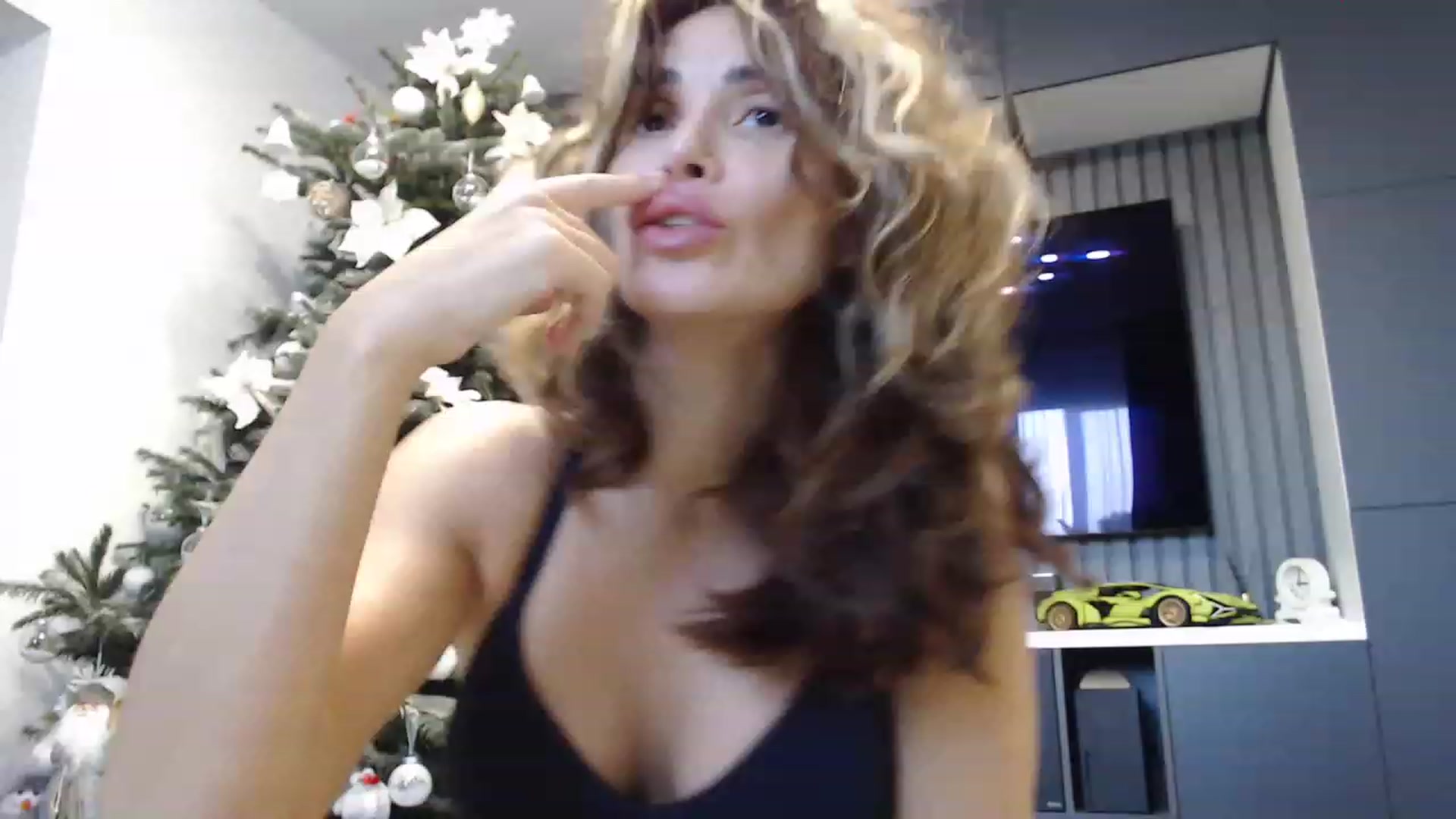 Gallery image thumbnail from NormalGirl's myfreecams stream on, 12/12/2022, 13:11 image 15 of 20