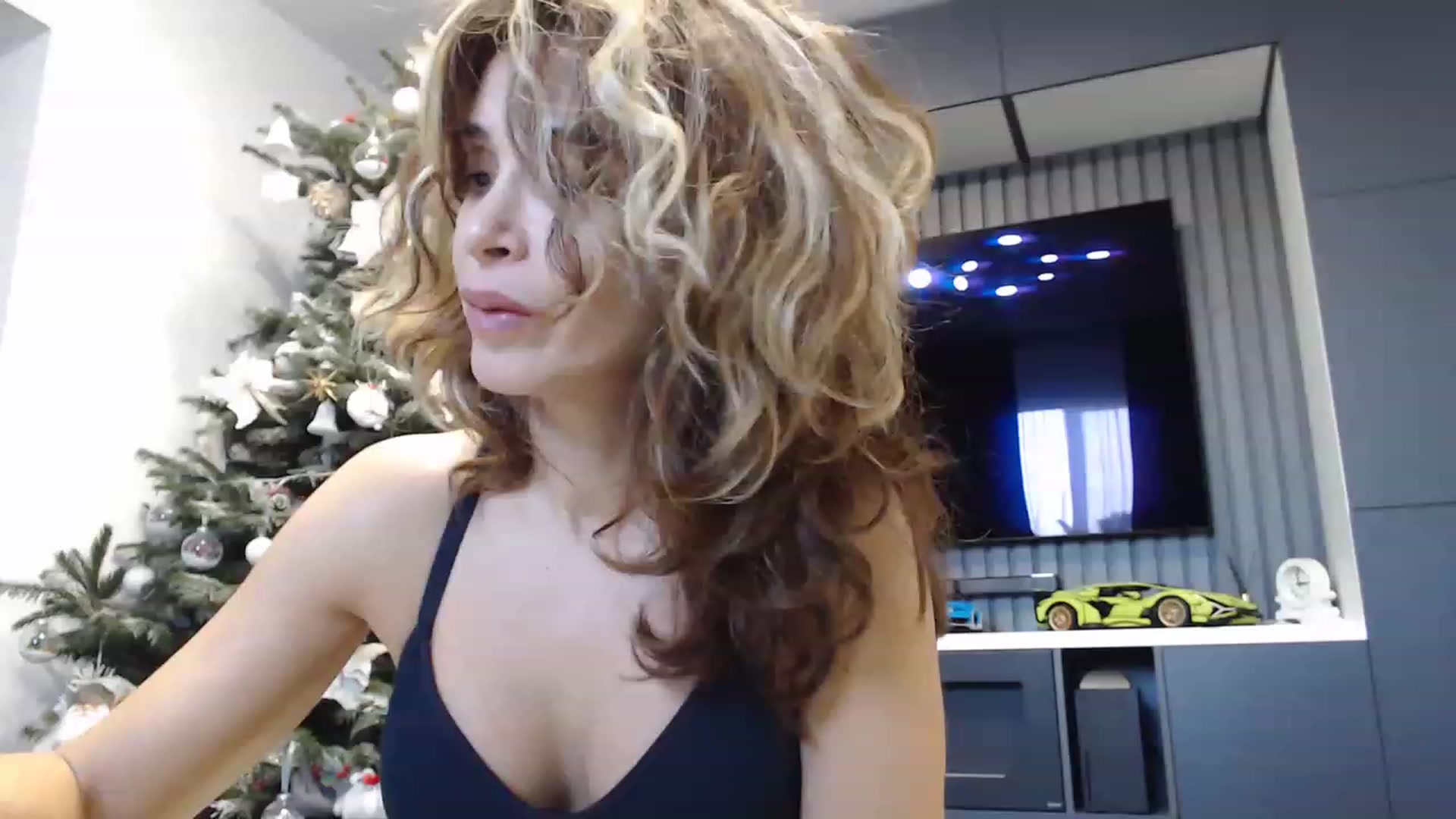 Gallery image thumbnail from NormalGirl's myfreecams stream on, 12/12/2022, 13:11 image 11 of 20