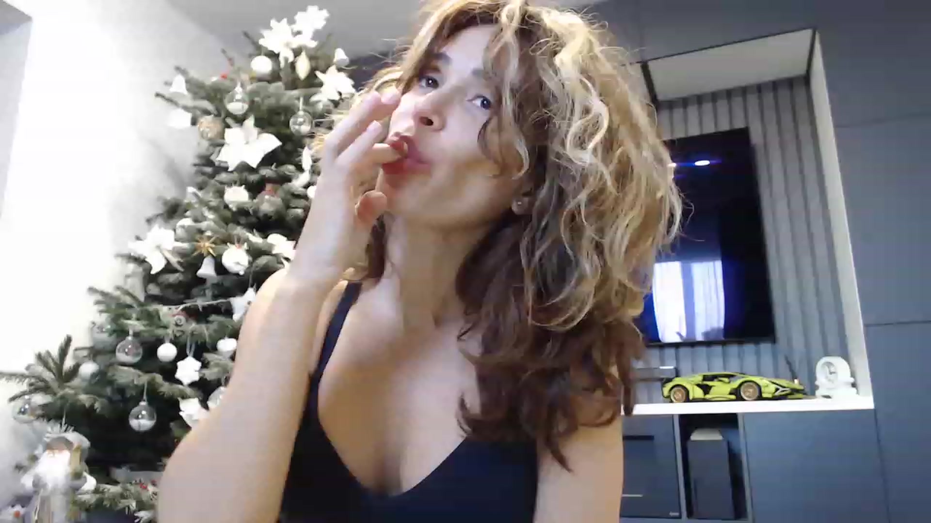 Gallery image thumbnail from NormalGirl's myfreecams stream on, 12/12/2022, 13:11 image 9 of 20