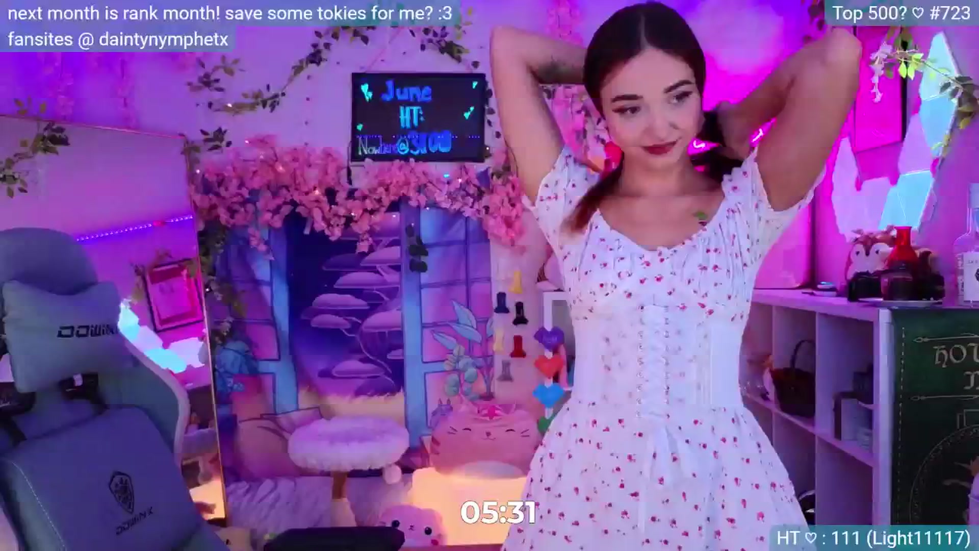 Gallery image thumbnail from NotAura's myfreecams stream on, 06/21/2024, 03:17 image 10 of 20