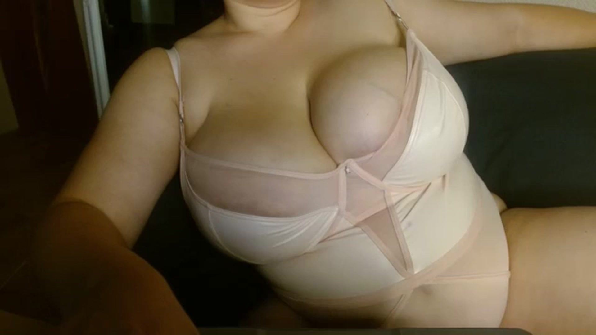 Gallery image thumbnail from NotGood's myfreecams stream on, 08/20/2023, 17:25 image 13 of 20