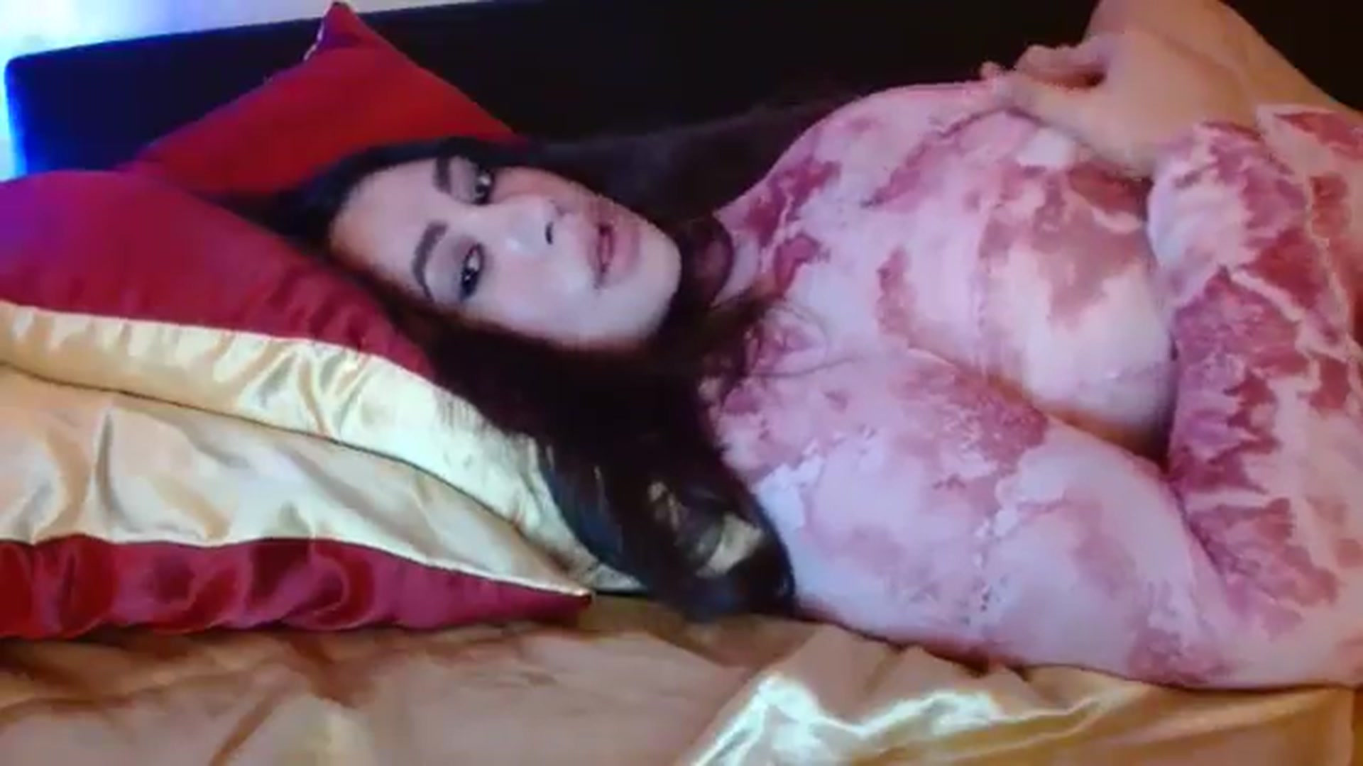 Gallery image thumbnail from NotGood's myfreecams stream on, 10/17/2024, 14:07 image 8 of 20